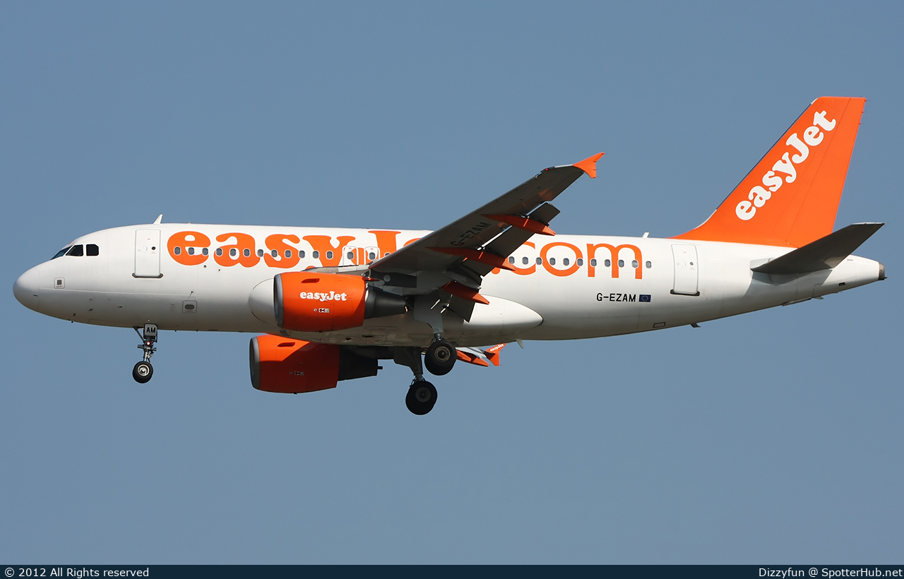 Photo of G-EZAM - Airbus A319-111 operated by easyJet