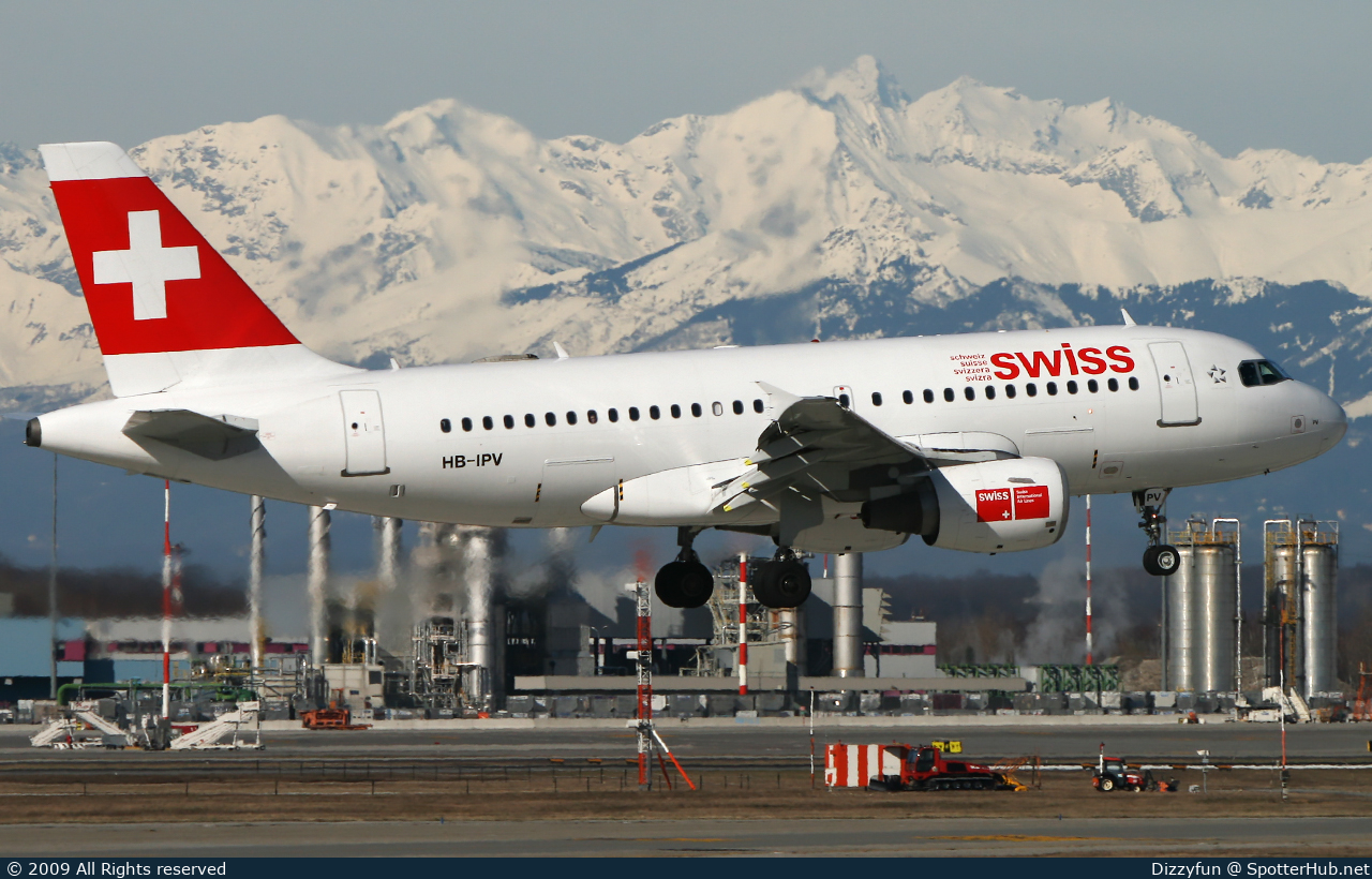 Photo of HB-IPV - Airbus A319-112 operated by Swiss International Air Lines