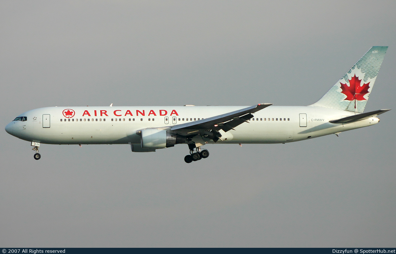 Photo of C-FMWV - Boeing 767-333(ER) operated by Air Canada