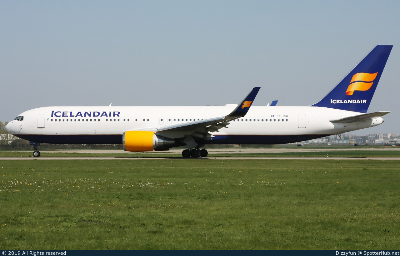 Photo of TF-ISW - Boeing 767-319(ER) operated by Icelandair