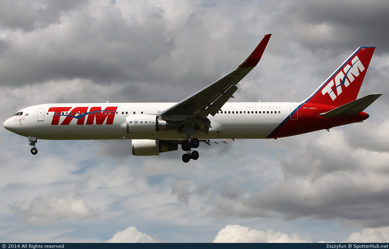 Photo of PT-MSY - Boeing 767-316(ER) operated by TAM Linhas Aéreas