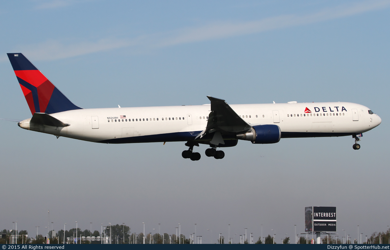 Photo of N826MH - Boeing 767-432(ER) operated by Delta Air Lines