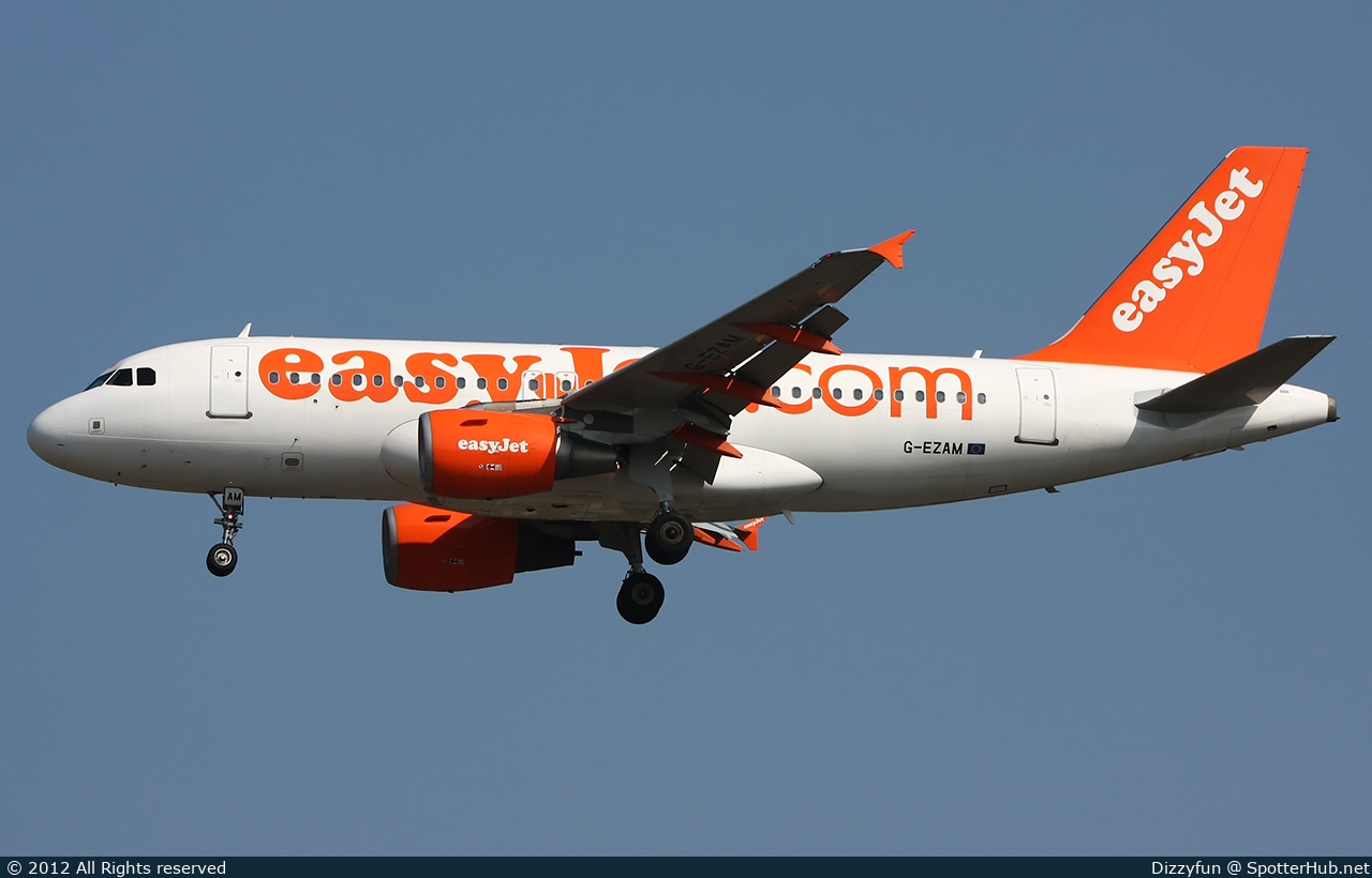 Photo of G-EZAM - Airbus A319-111 operated by easyJet