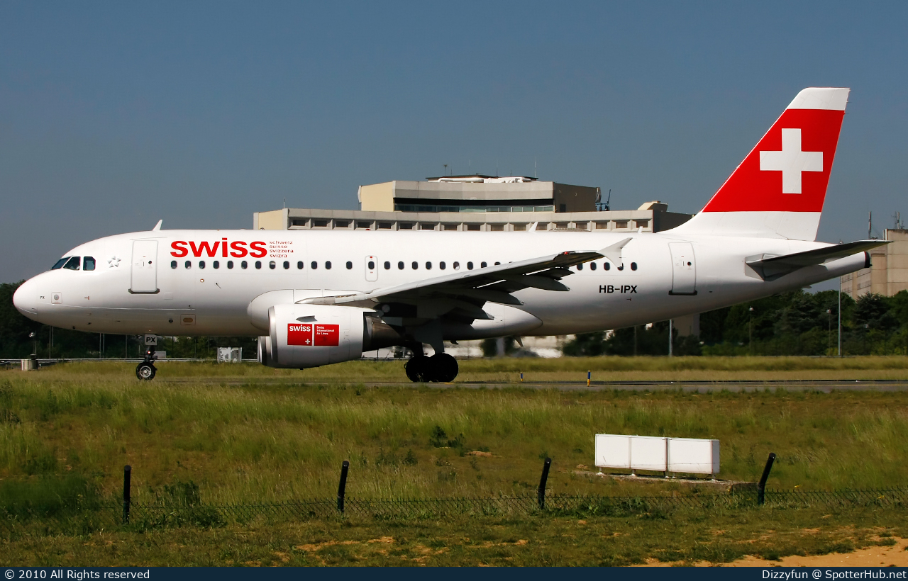 Photo of HB-IPX - Airbus A319-112 operated by Swiss International Air Lines