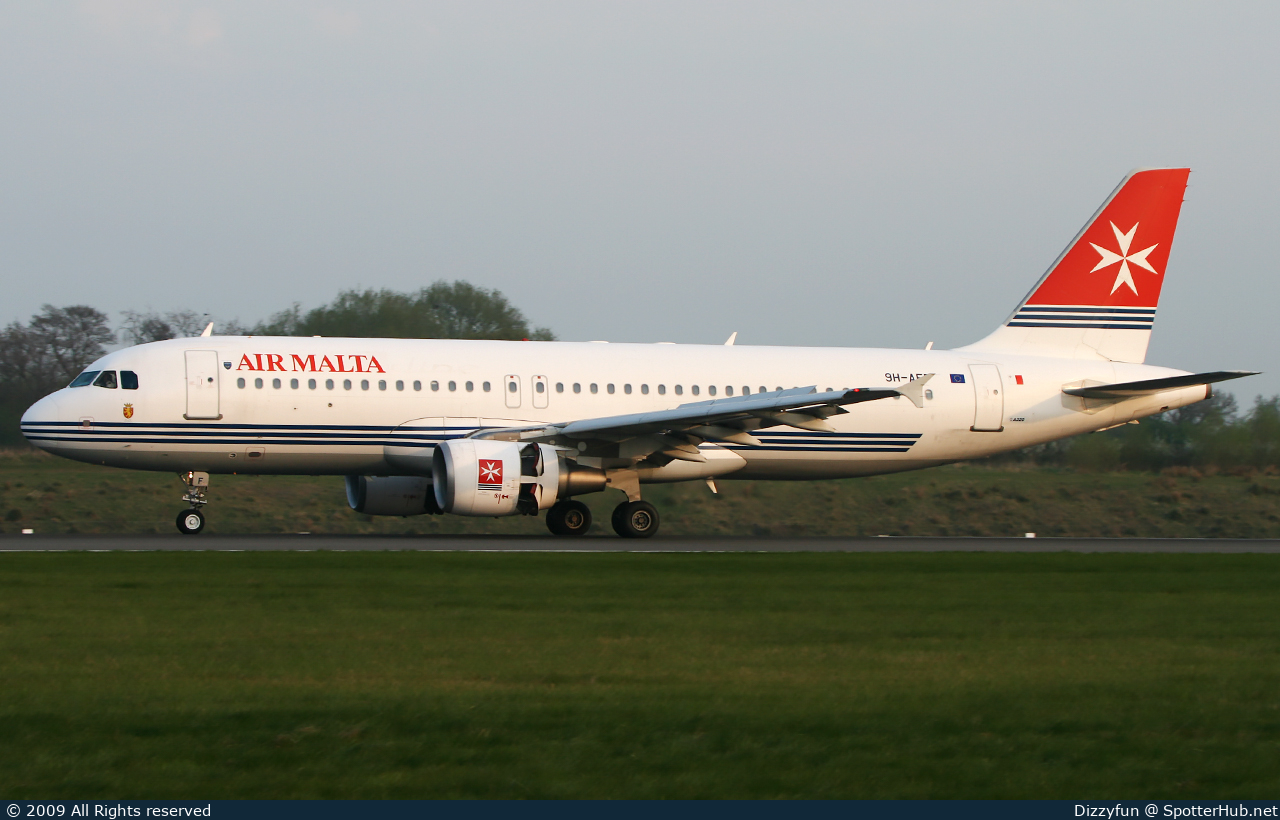 Photo of 9H-AEF - Airbus A320-214 operated by Air Malta