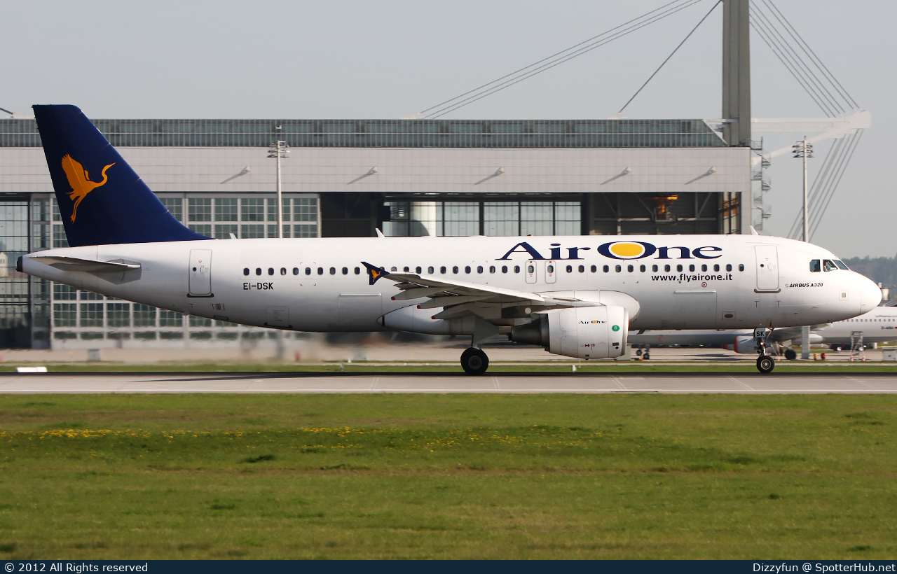 Photo of EI-DSK - Airbus A320-216 operated by Air One
