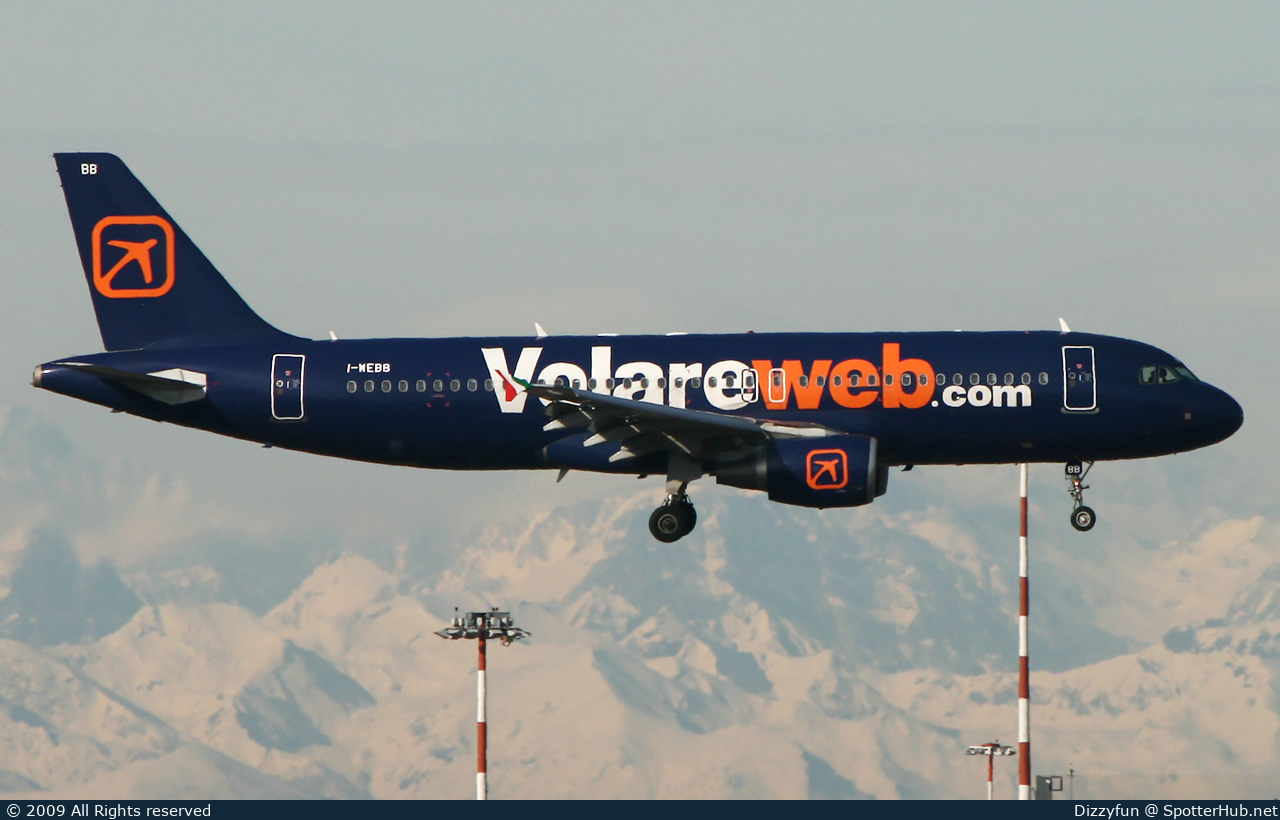 Photo of I-WEBB - Airbus A320-214 operated by Volareweb
