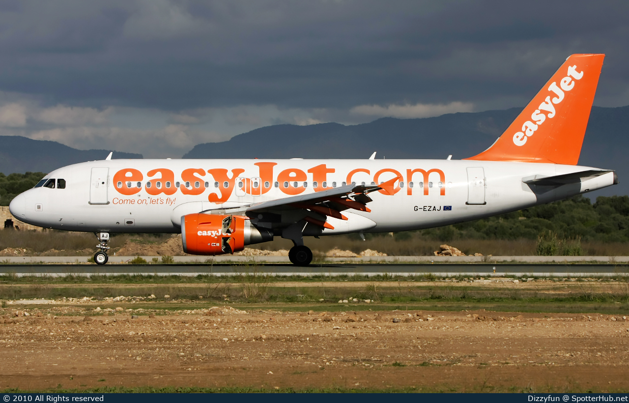 Photo of G-EZAJ - Airbus A319-111 operated by easyJet