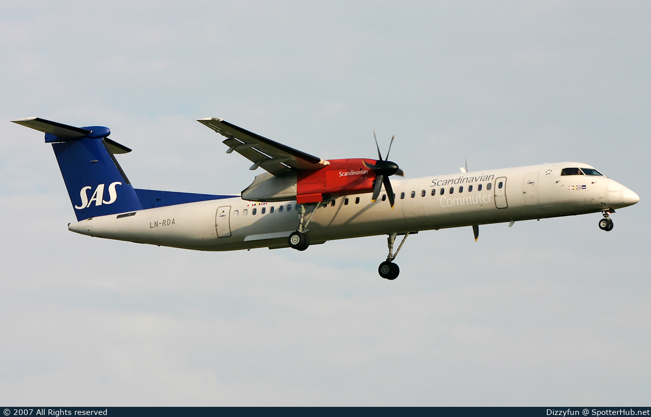 Photo of LN-RDA - Bombardier DHC-8-402 Dash 8 Q400 operated by SAS Scandinavian Airlines