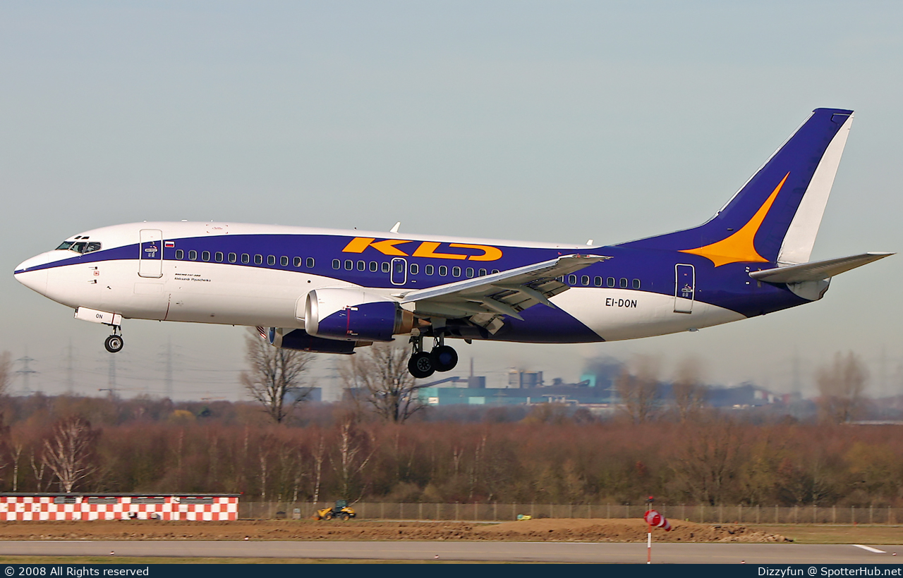 Photo of EI-DON - Boeing 737-3Y0 operated by KD Avia