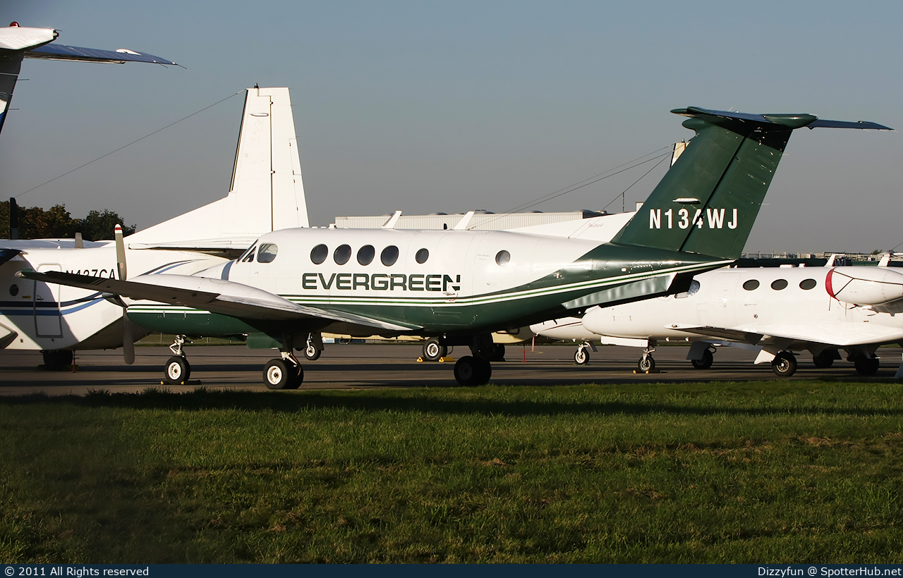 Photo of N134WJ - Beechcraft B200C Super King Air operated by Evergreen Helicopters of Alaska