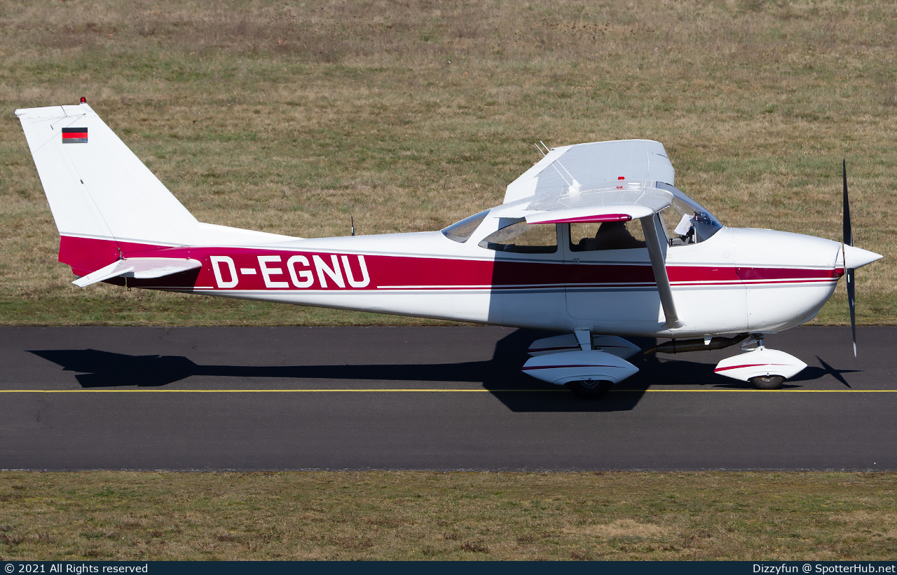 Photo of D-EGNU - Reims-Cessna F172H Skyhawk operated by Private