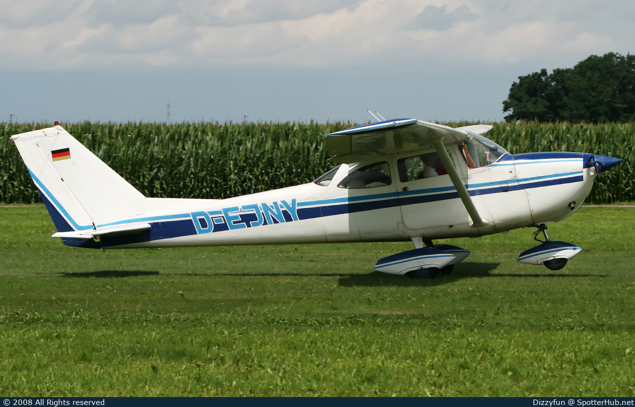 Photo of D-EJNY - Reims-Cessna F172H Skyhawk operated by Private