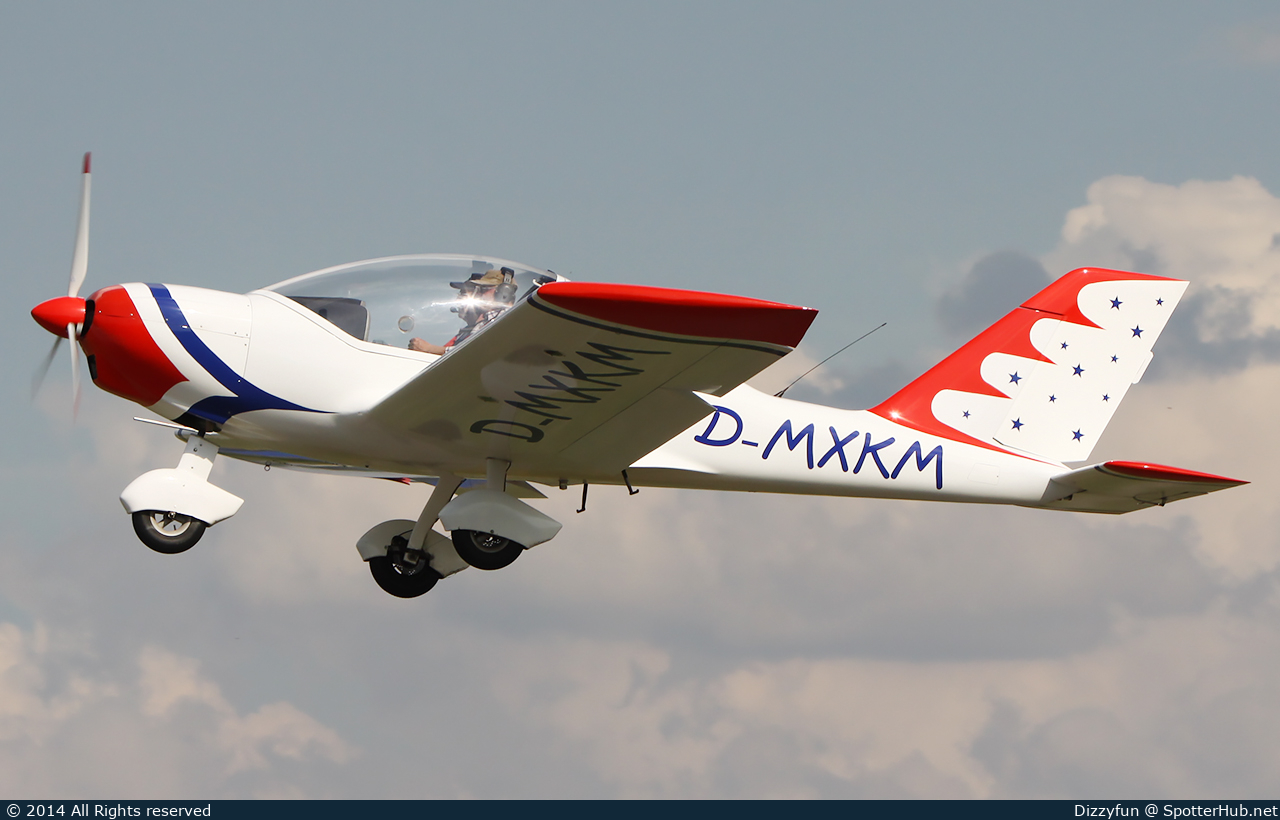 Photo of D-MXKM - TL Ultralight TL-96 Star operated by Private