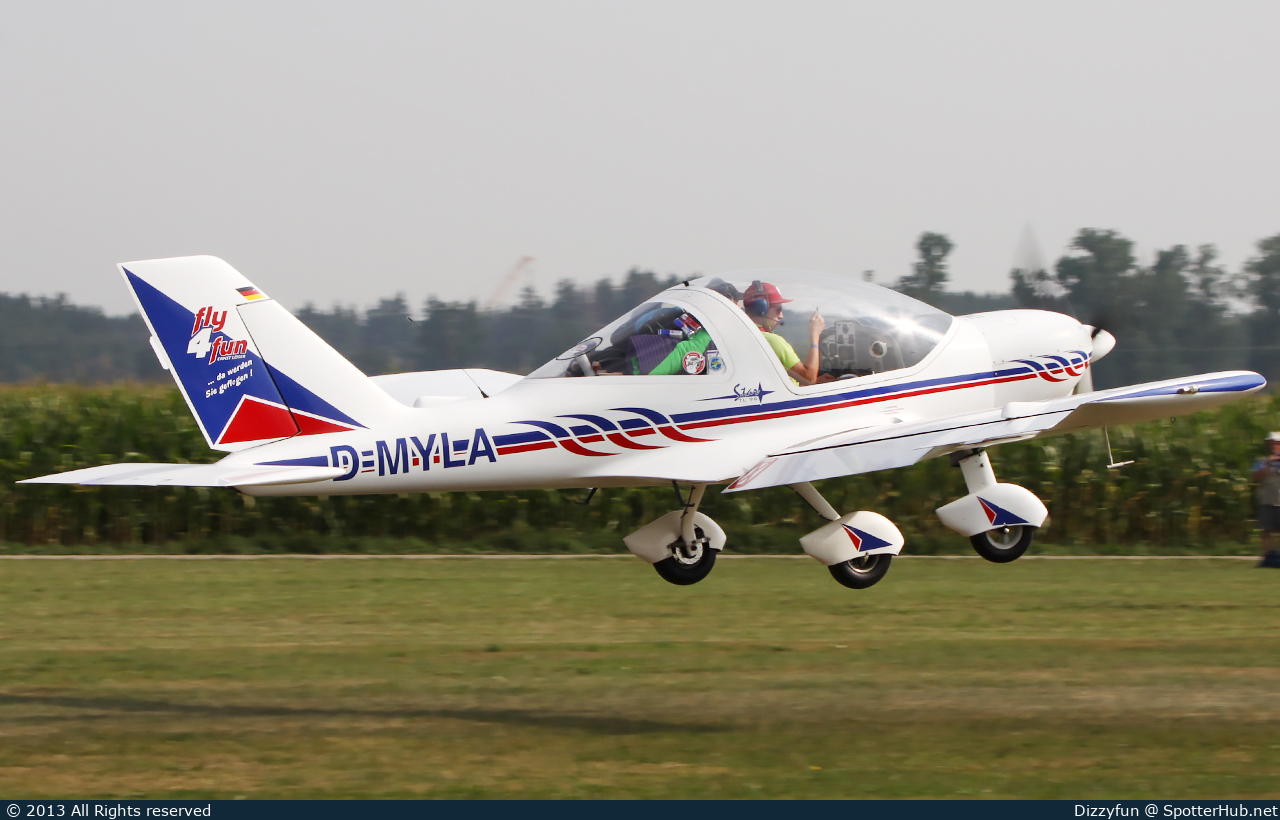 Photo of D-MYLA - TL Ultralight TL-96 Star operated by Private