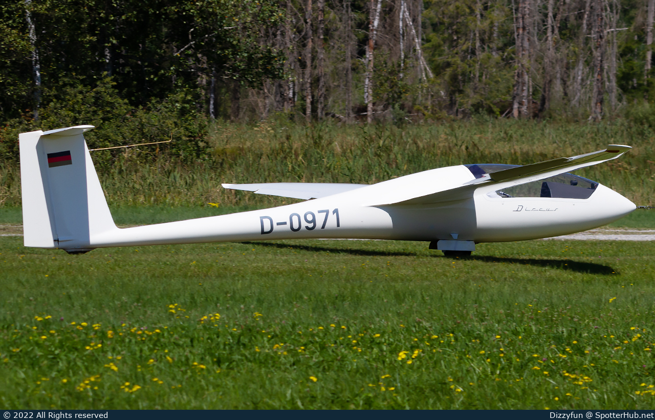 Photo of D-0971 - Schempp-Hirth Discus b operated by Luftsportgruppe Isny-Westallgäu