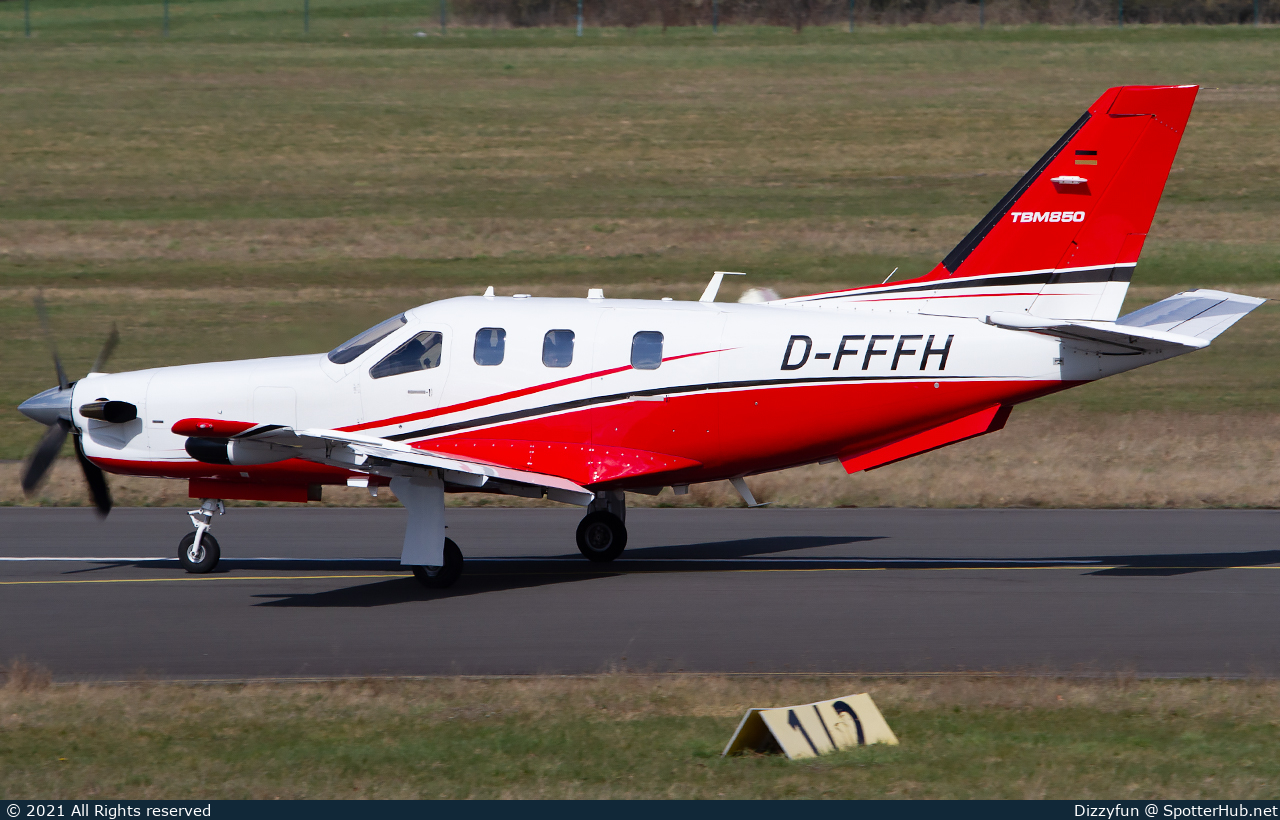 Photo of D-FFFH - SOCATA TBM 850 operated by Private