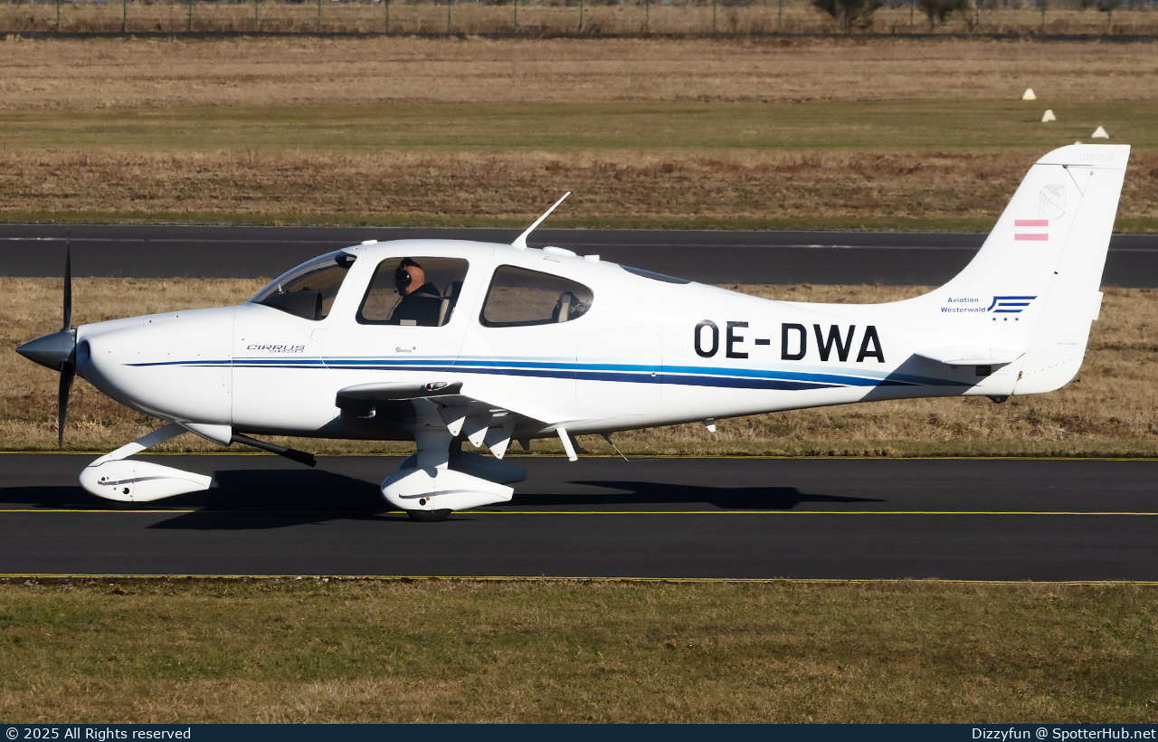 Photo of OE-DWA - Cirrus SR20 G1 operated by Aviation Westerwald