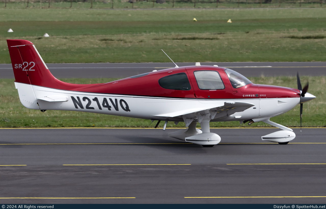 Photo of N214VQ - Cirrus SR22 G3 GTS operated by Private