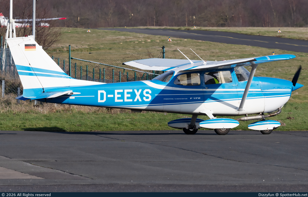 Photo of D-EEXS - Reims-Cessna F172L Skyhawk operated by Private