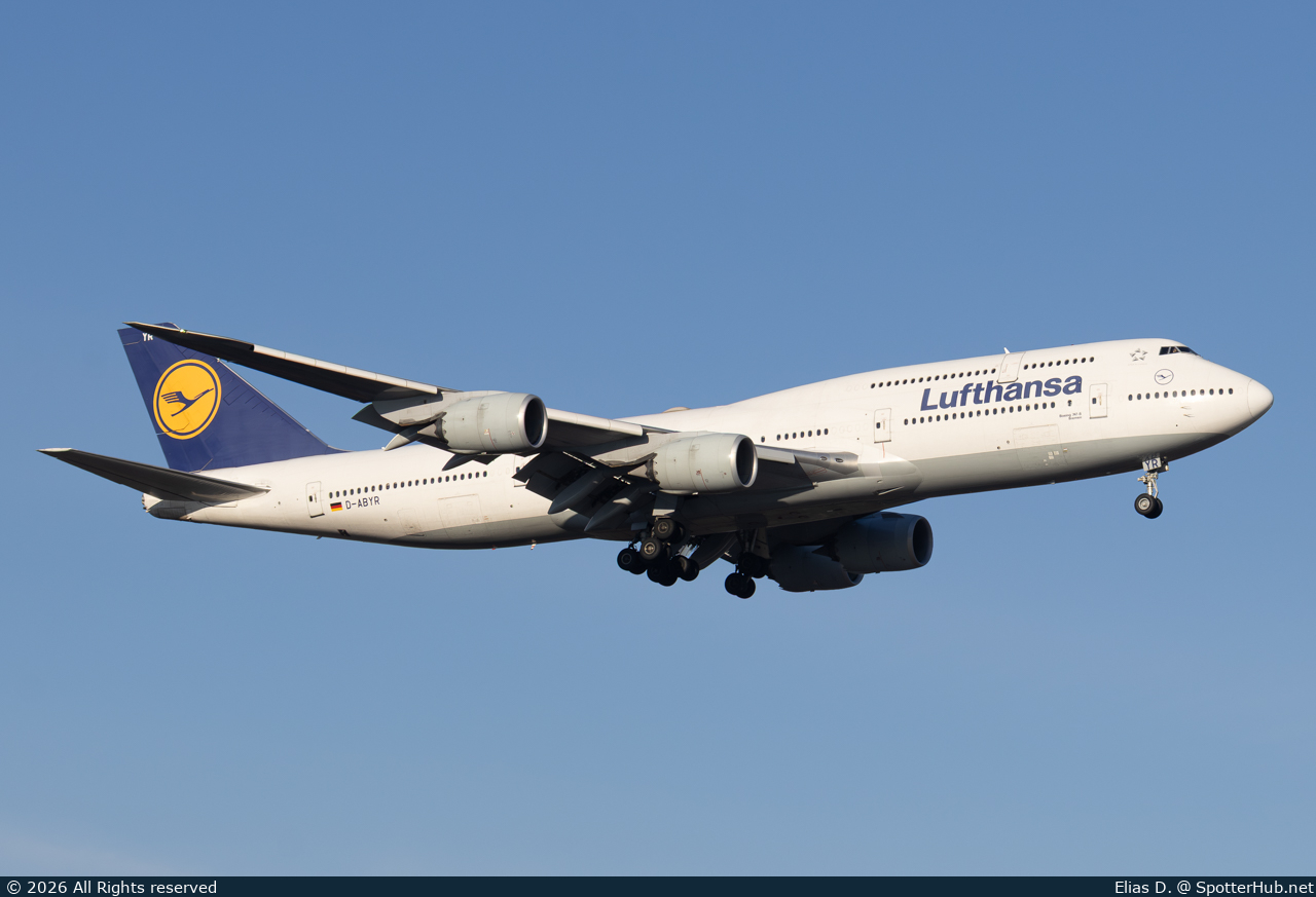 Photo of D-ABYR - Boeing 747-830 operated by Lufthansa