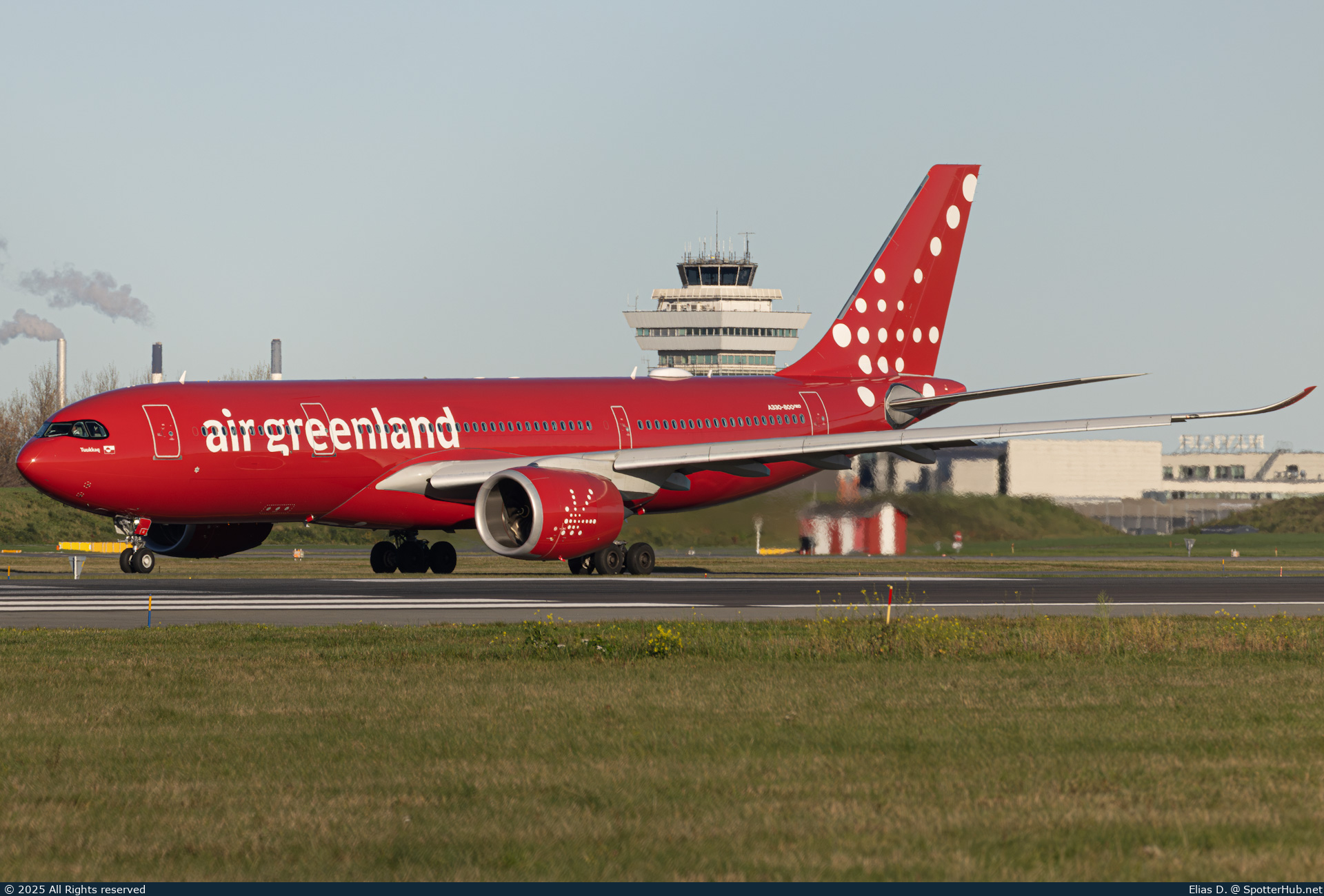 Photo of OY-GKN - Airbus A330-841 operated by Air Greenland