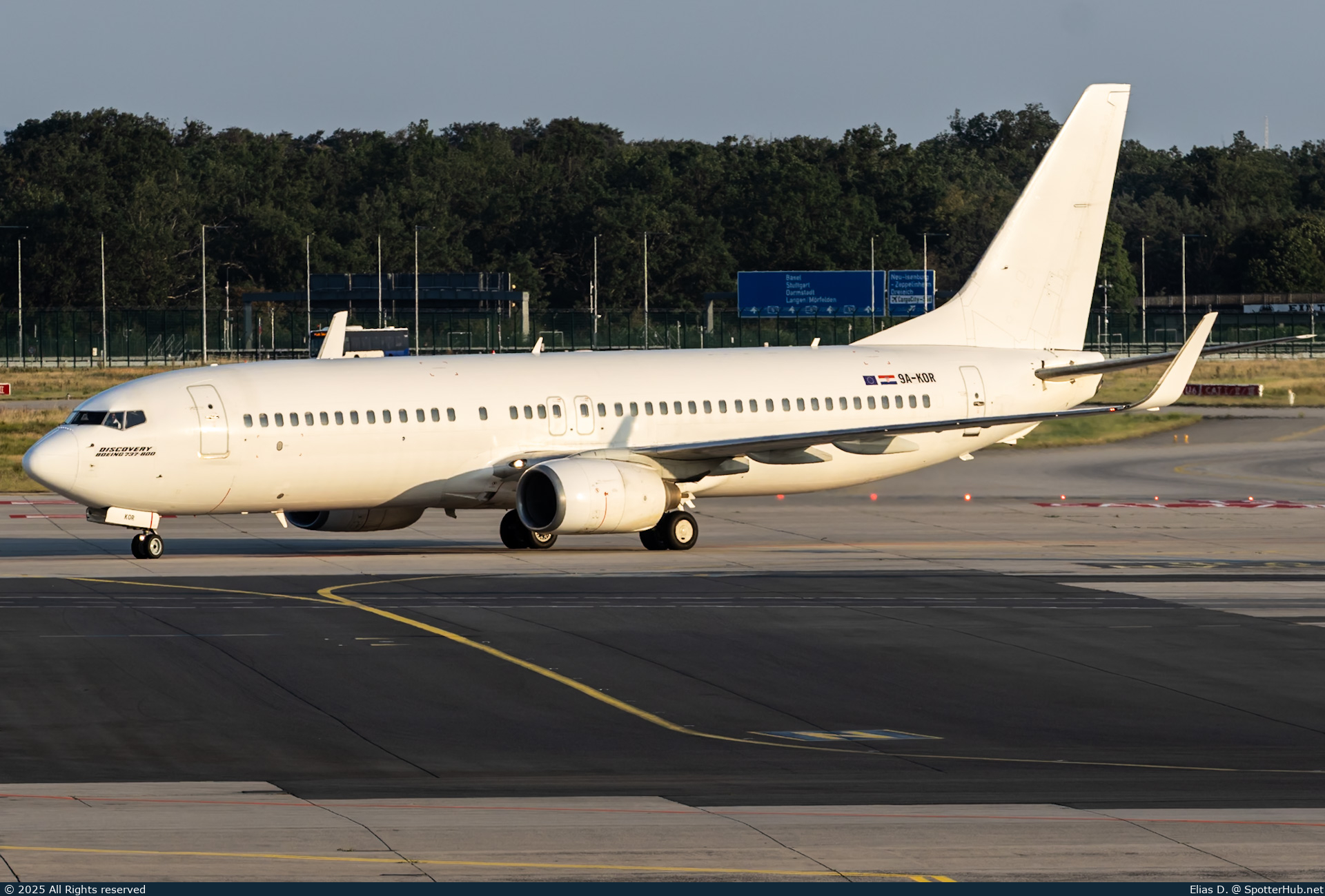 Photo of 9A-KOR - Boeing 737-8GJ operated by ETF Airways