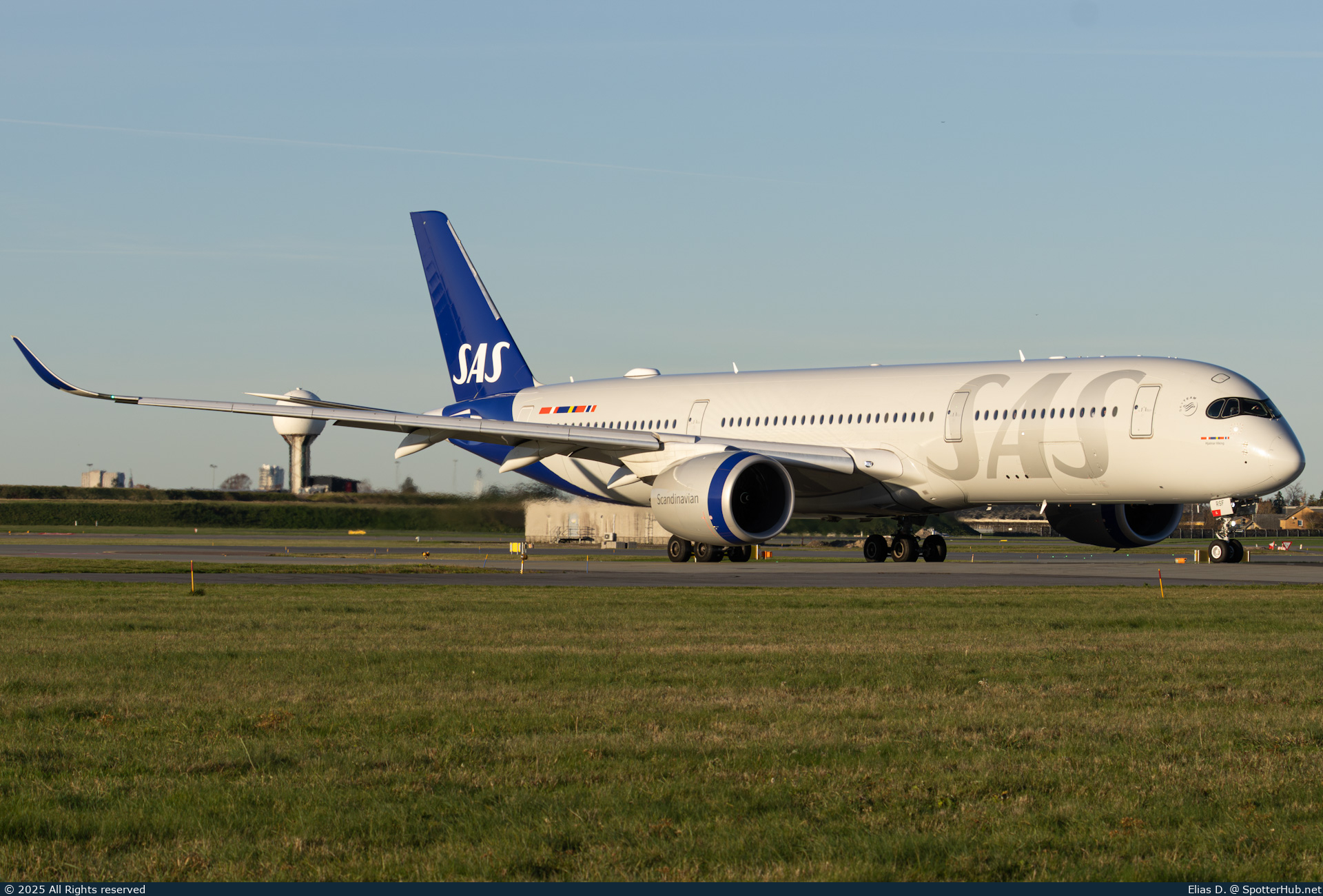 Photo of SE-RSF - Airbus A350-941 operated by SAS Scandinavian Airlines