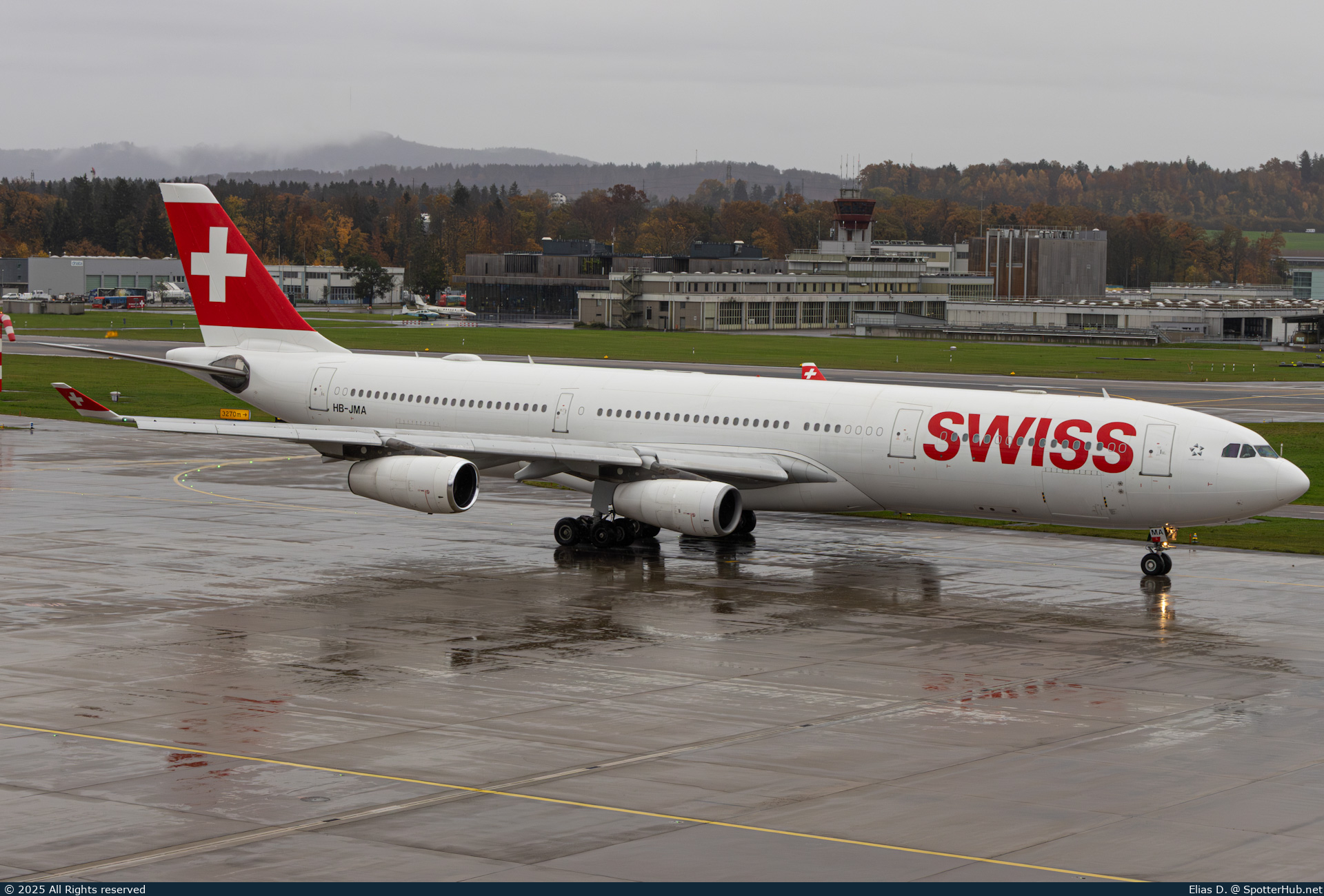 Photo of HB-JMA - Airbus A340-313 operated by Swiss International Air Lines