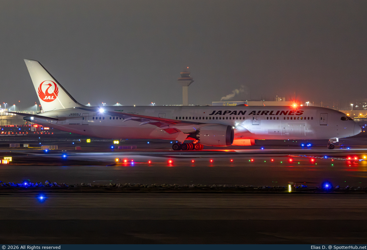 Photo of JA868J - Boeing 787-9 Dreamliner operated by Japan Airlines