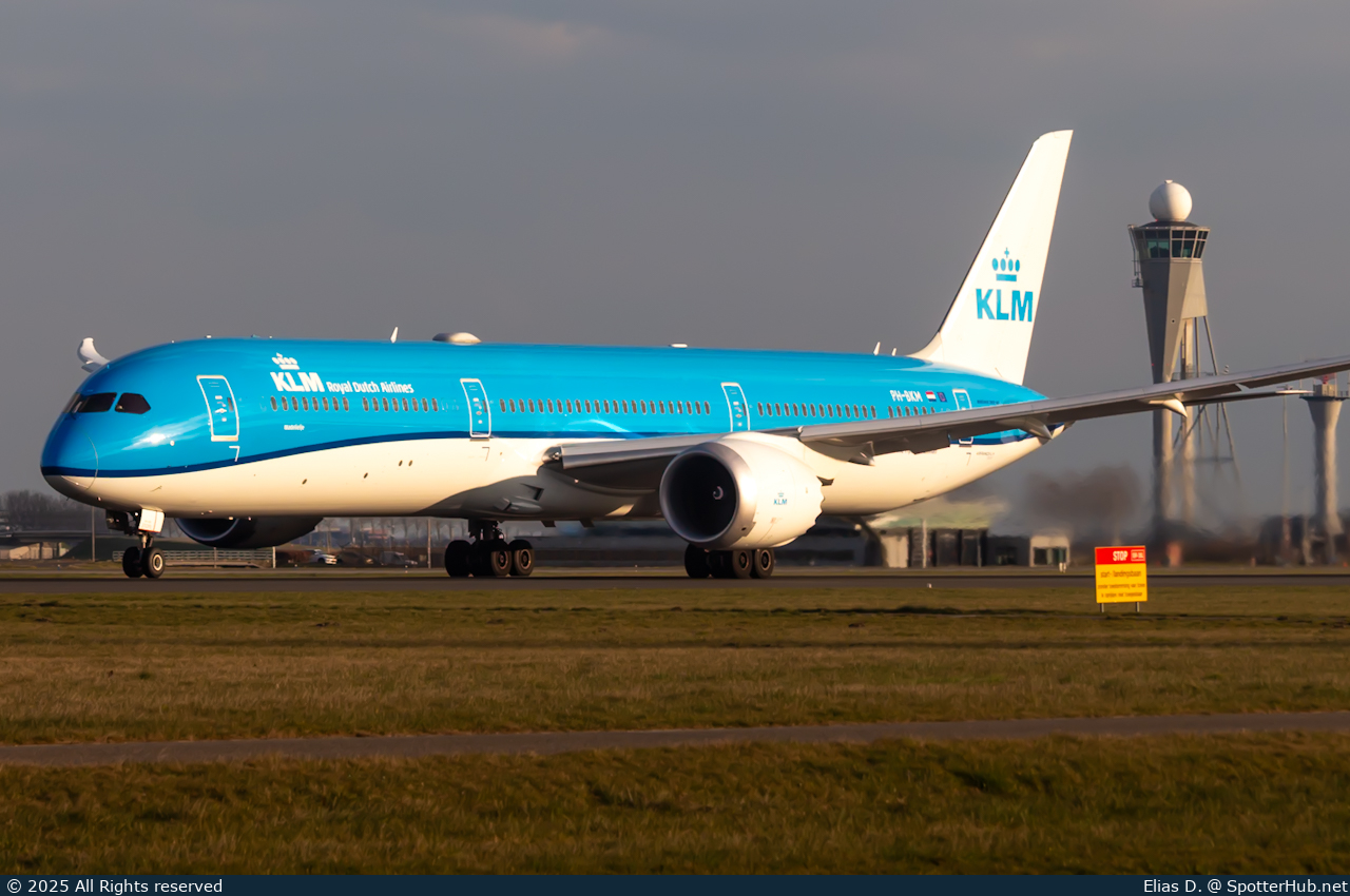 Photo of PH-BKM - Boeing 787-10 Dreamliner operated by KLM Royal Dutch Airlines