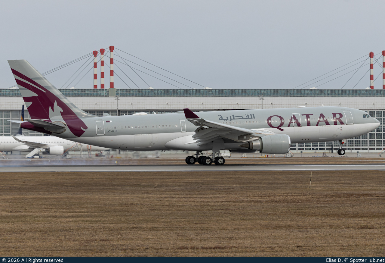 Photo of A7-HJJ - Airbus A330-202 operated by Qatar Amiri Flight