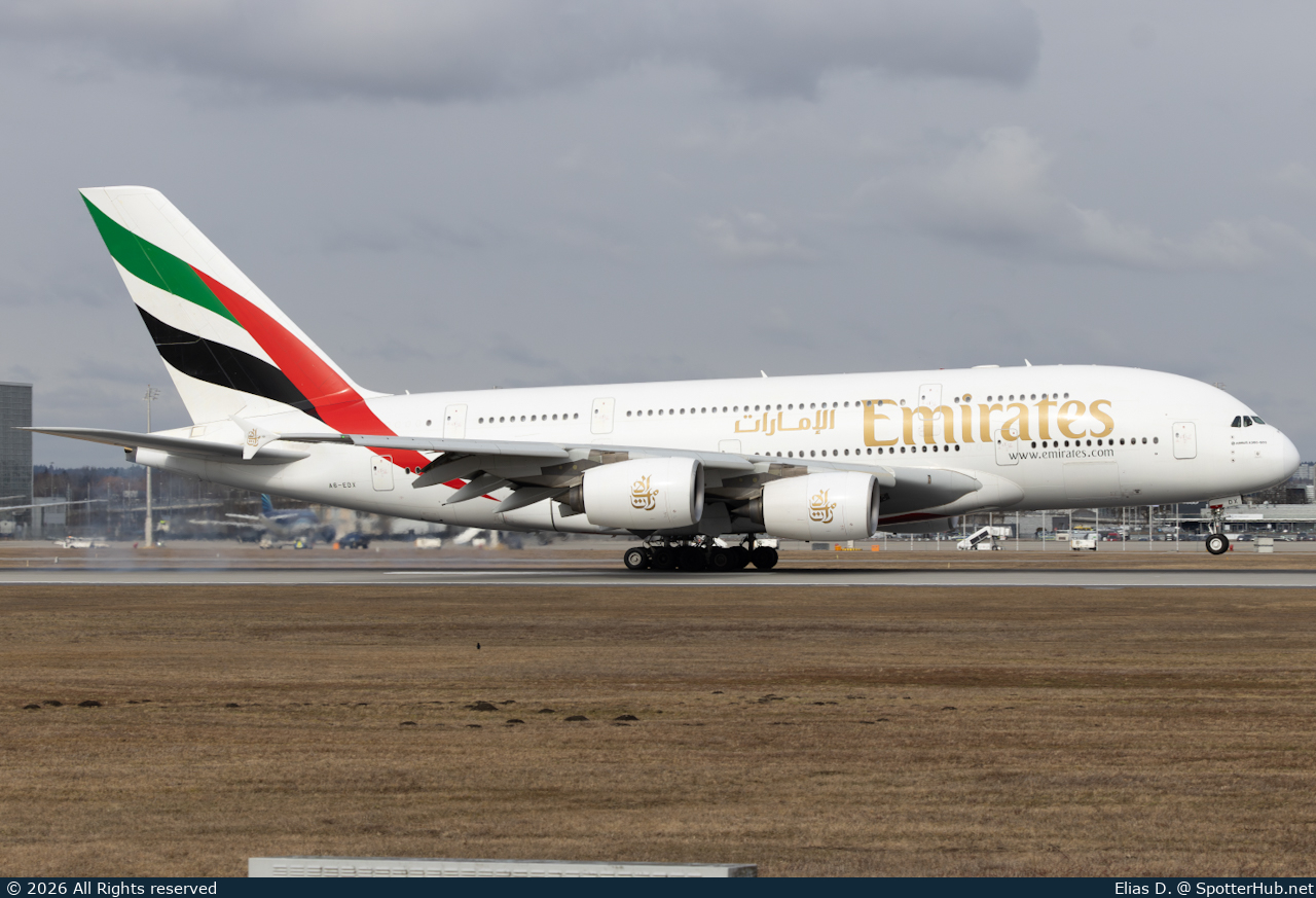 Photo of A6-EDX - Airbus A380-861 operated by Emirates