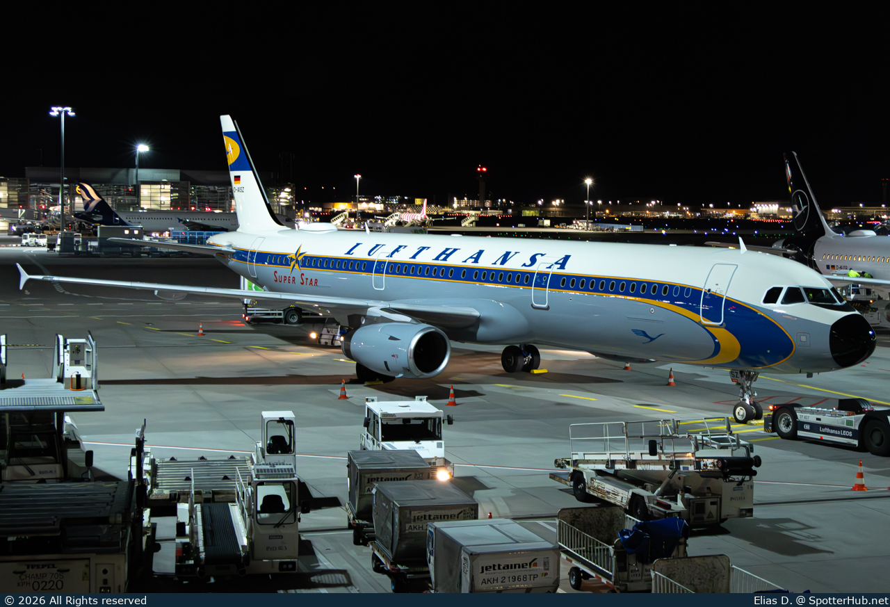 Photo of D-AISZ - Airbus A321-231 operated by Lufthansa