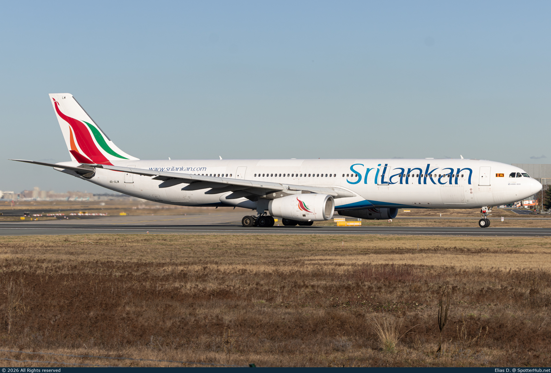 Photo of 4R-ALM - Airbus A330-343 operated by SriLankan Airlines