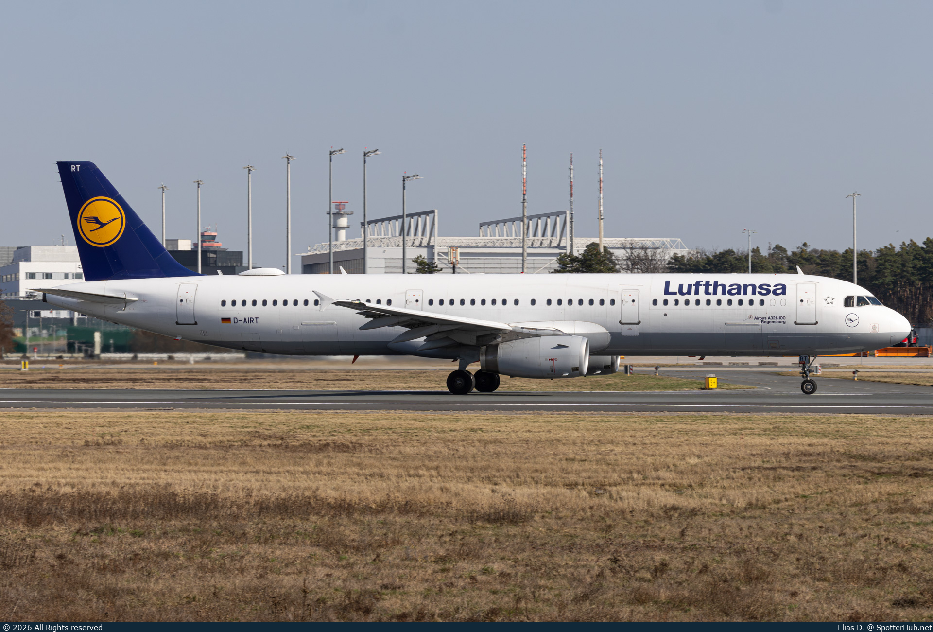 Photo of D-AIRT - Airbus A321-131 operated by Lufthansa