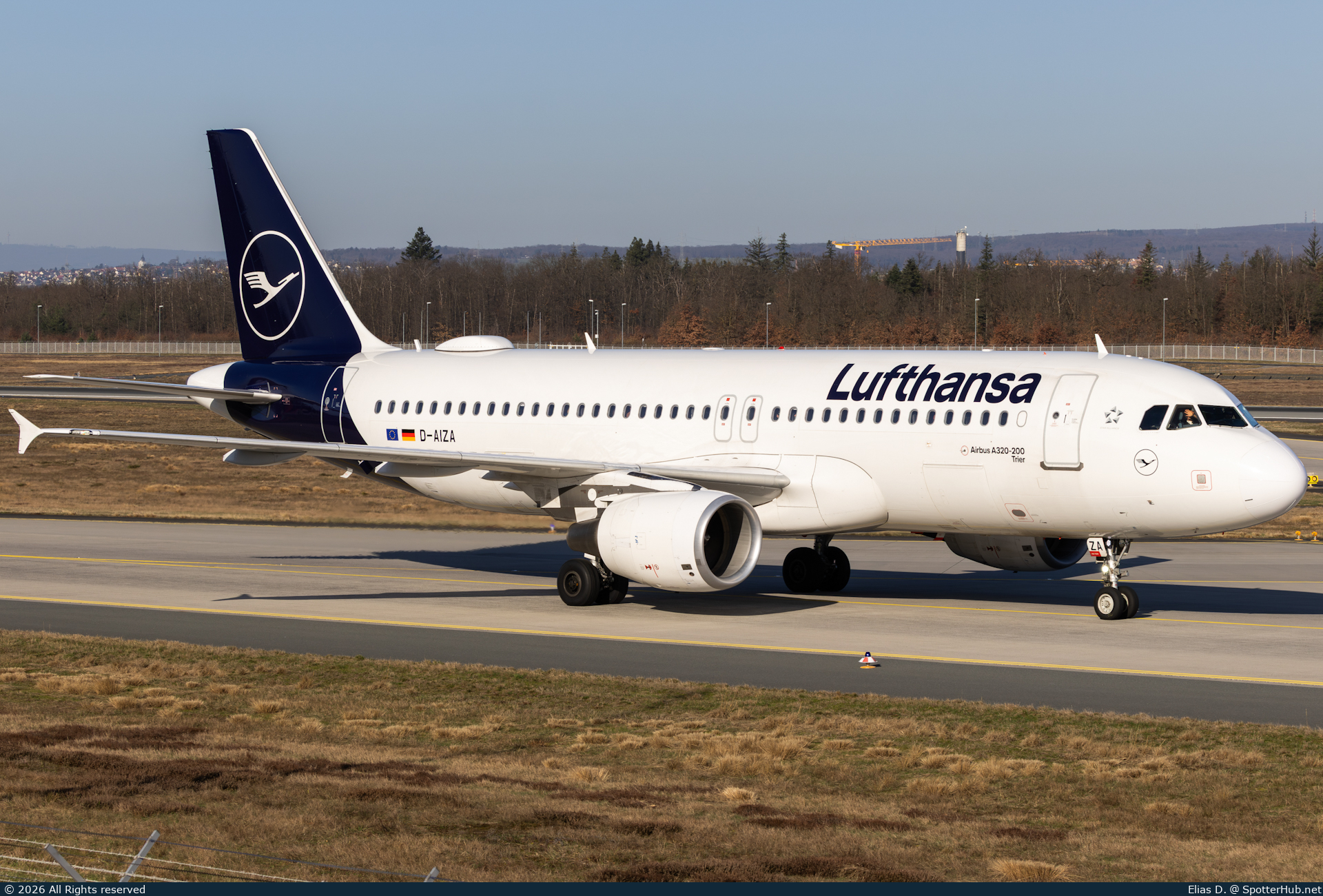 Photo of D-AIZA - Airbus A320-214 operated by Lufthansa