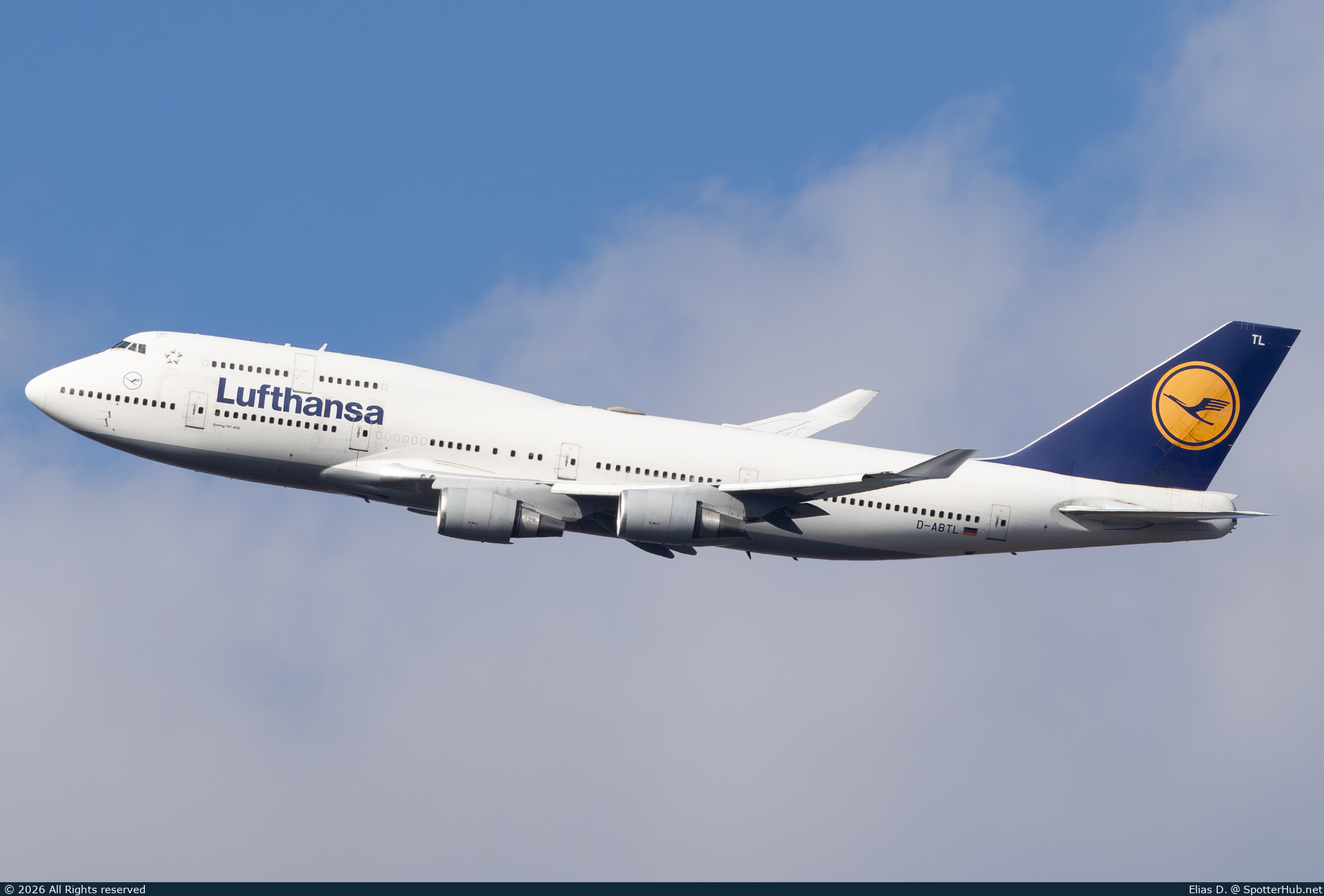 Photo of D-ABTL - Boeing 747-430 operated by Lufthansa