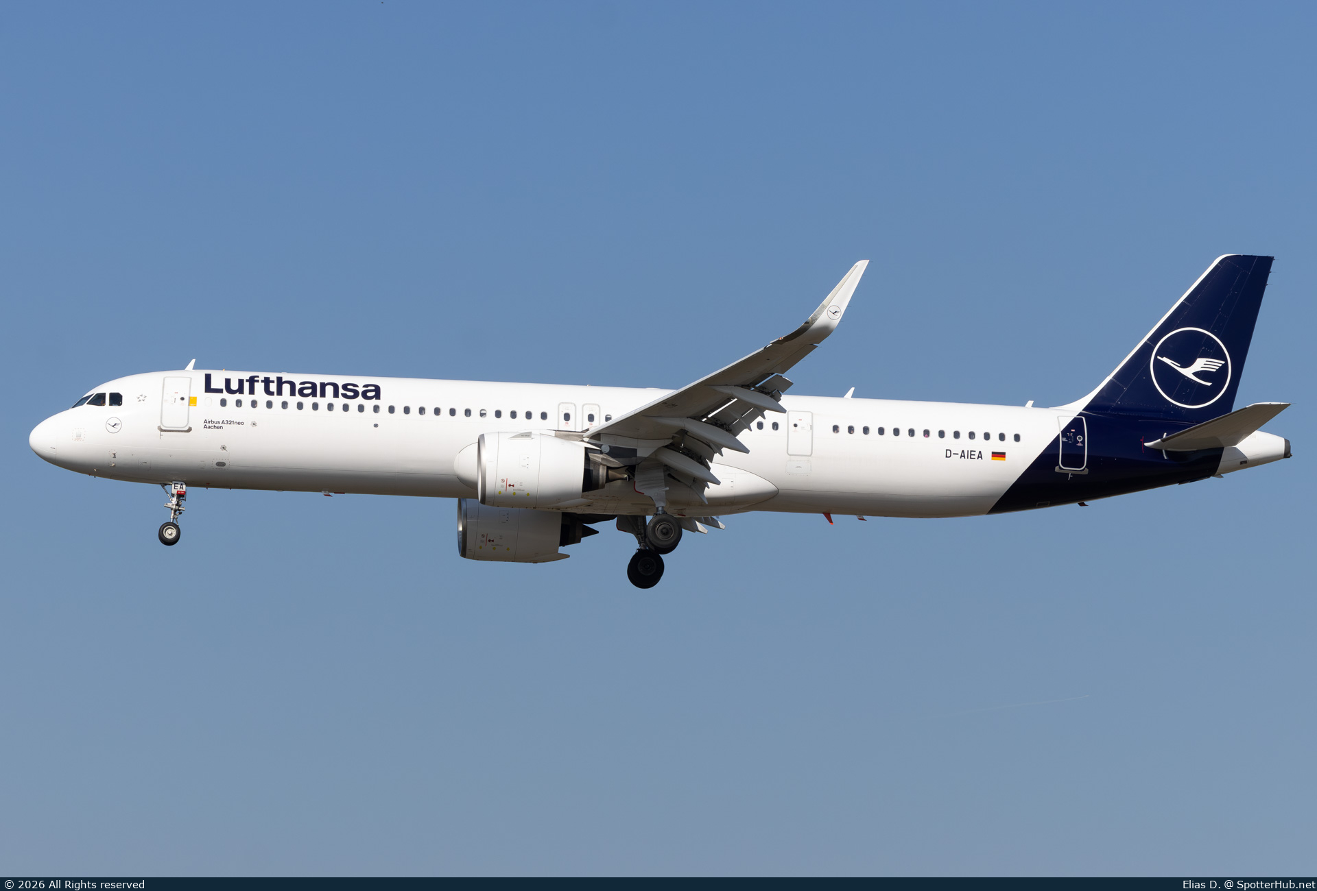 Photo of D-AIEA - Airbus A321-271NX operated by Lufthansa