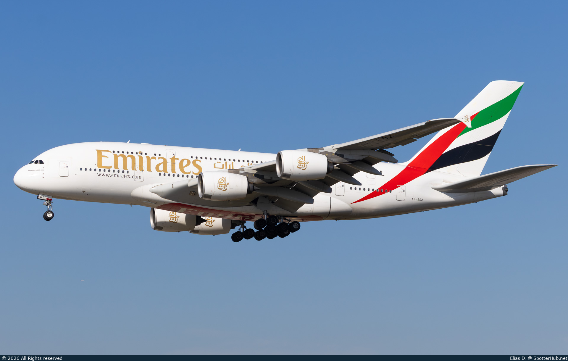 Photo of A6-EDZ - Airbus A380-861 operated by Emirates