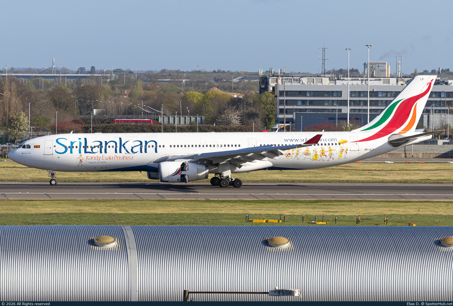 Photo of 4R-ALP - Airbus A330-343 operated by SriLankan Airlines