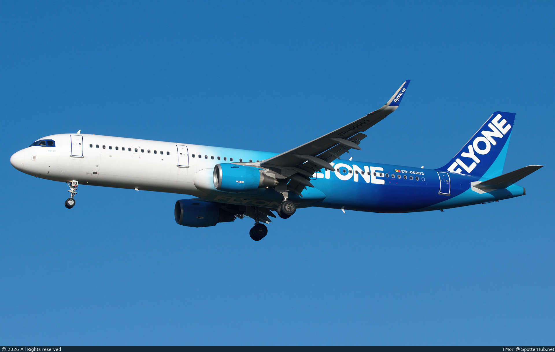 Photo of ER-00003 - Airbus A321-211 operated by FlyOne