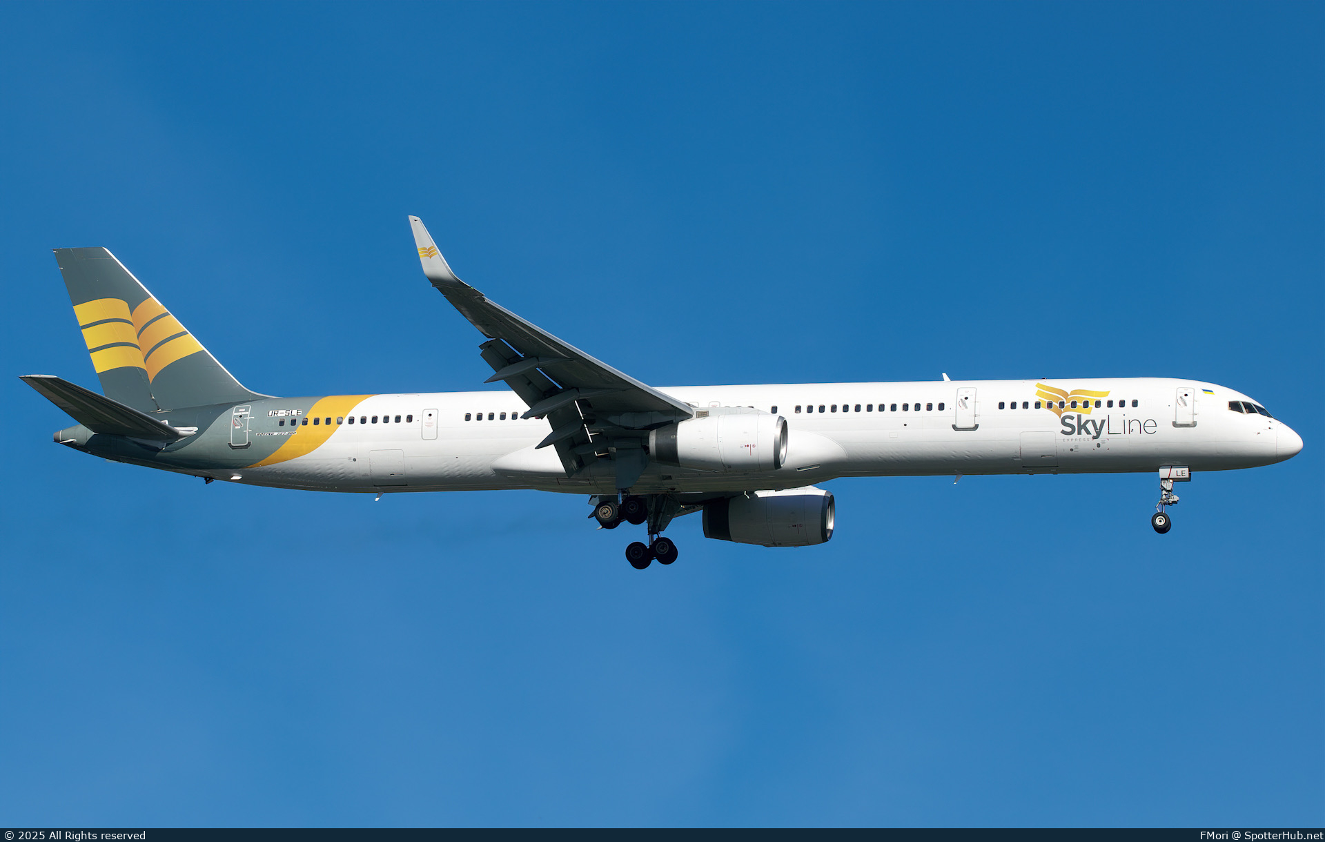 Photo of UR-SLE - Boeing 757-330 operated by Skyline Express Airlines