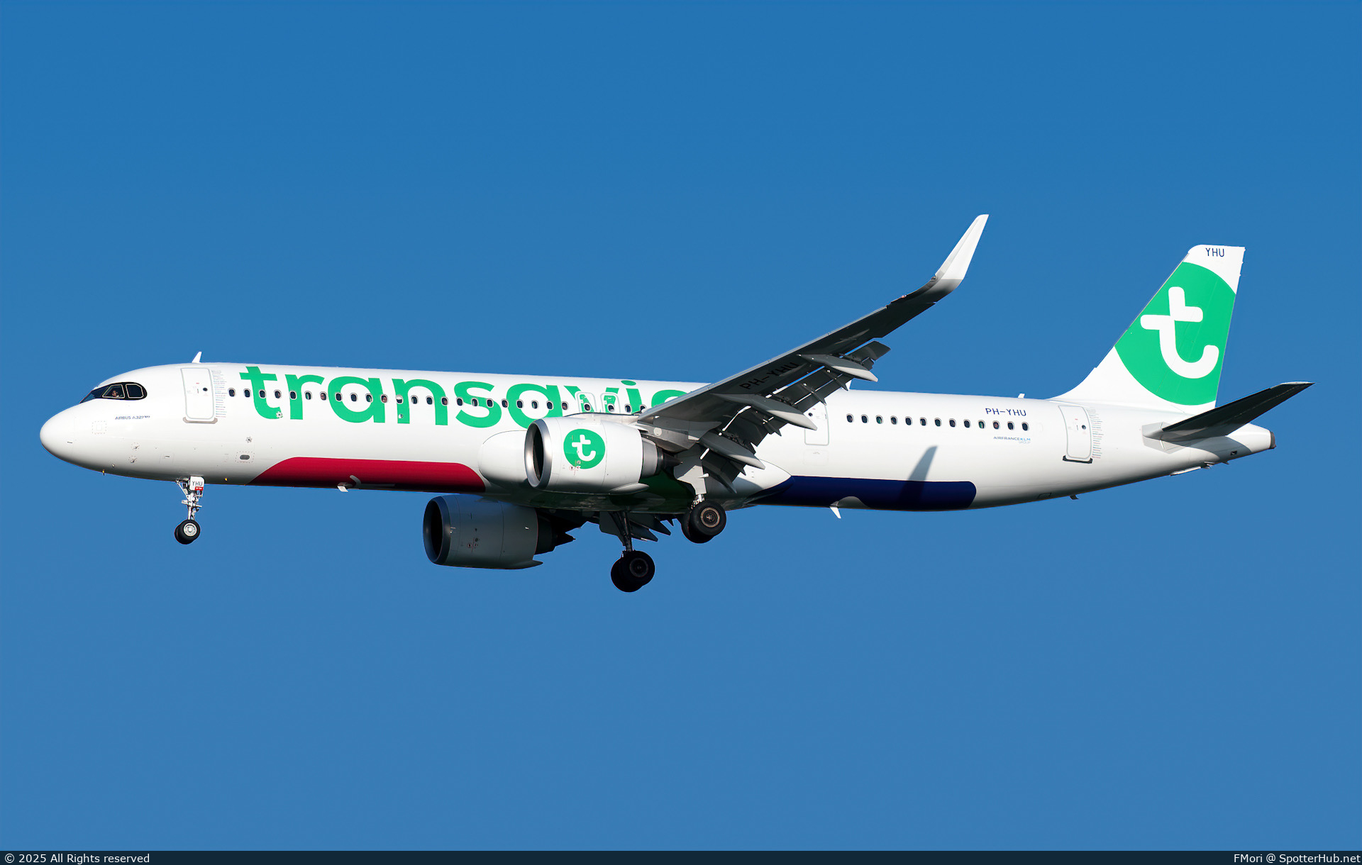 Photo of PH-YHU - Airbus A321-251NX operated by Transavia
