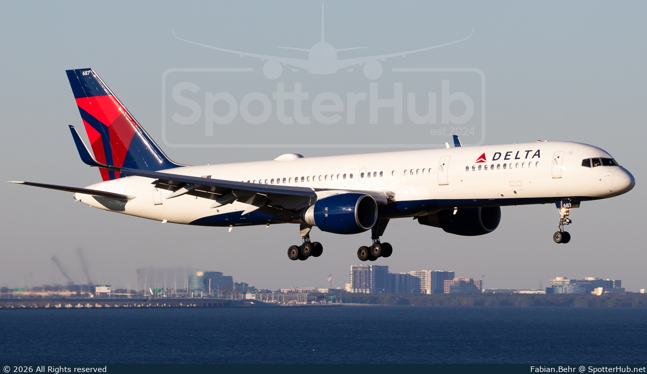 Photo of N687DL - Boeing 757-232 operated by Delta Air Lines