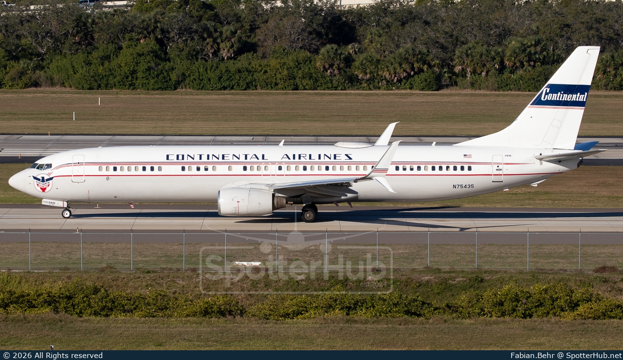 Photo of N75435 - Boeing 737-924(ER) operated by United Airlines