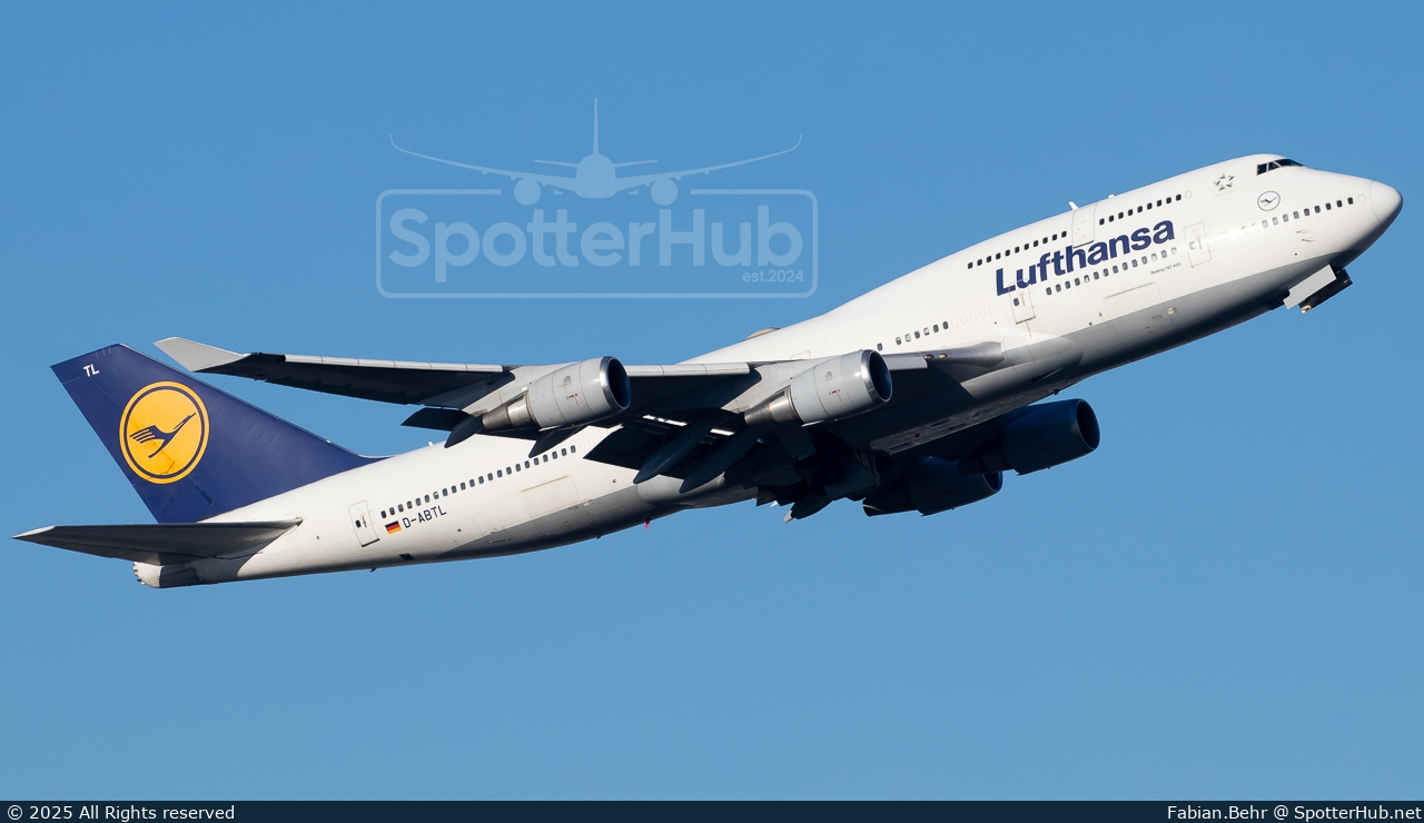 Photo of D-ABTL - Boeing 747-430 operated by Lufthansa