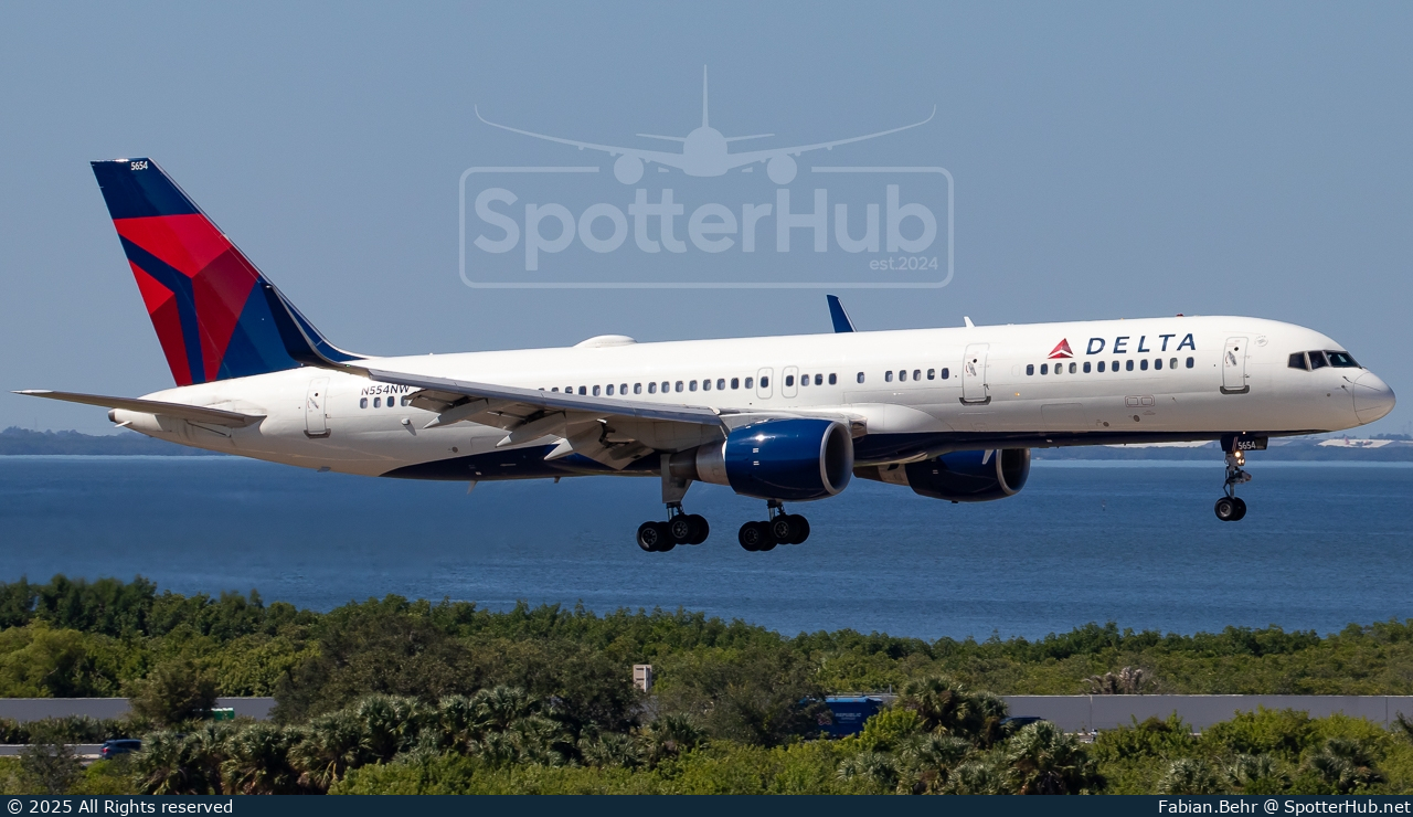 Photo of N554NW - Boeing 757-251 operated by Delta Air Lines
