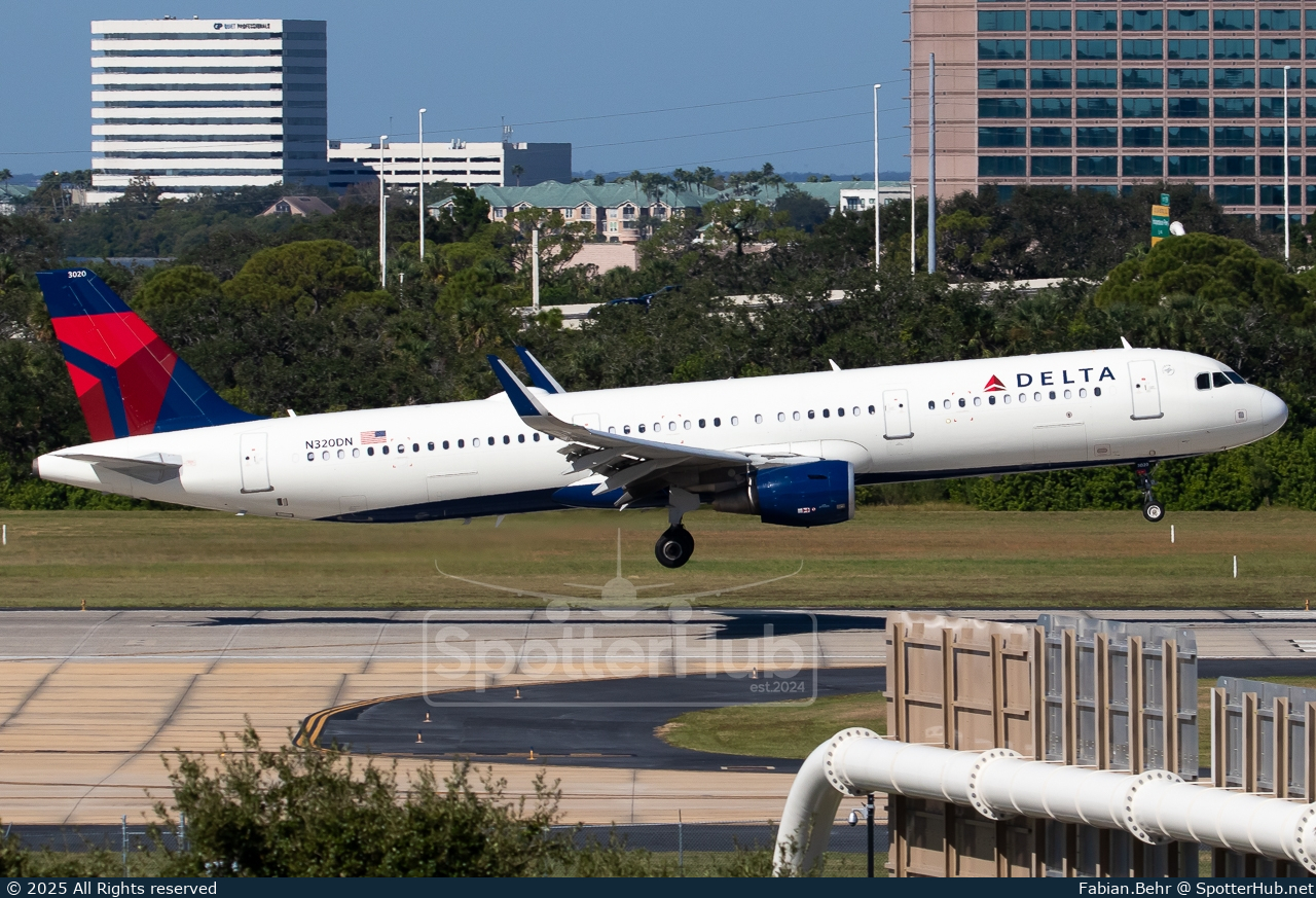 Photo of N320DN - Airbus A321-211 operated by Delta Air Lines