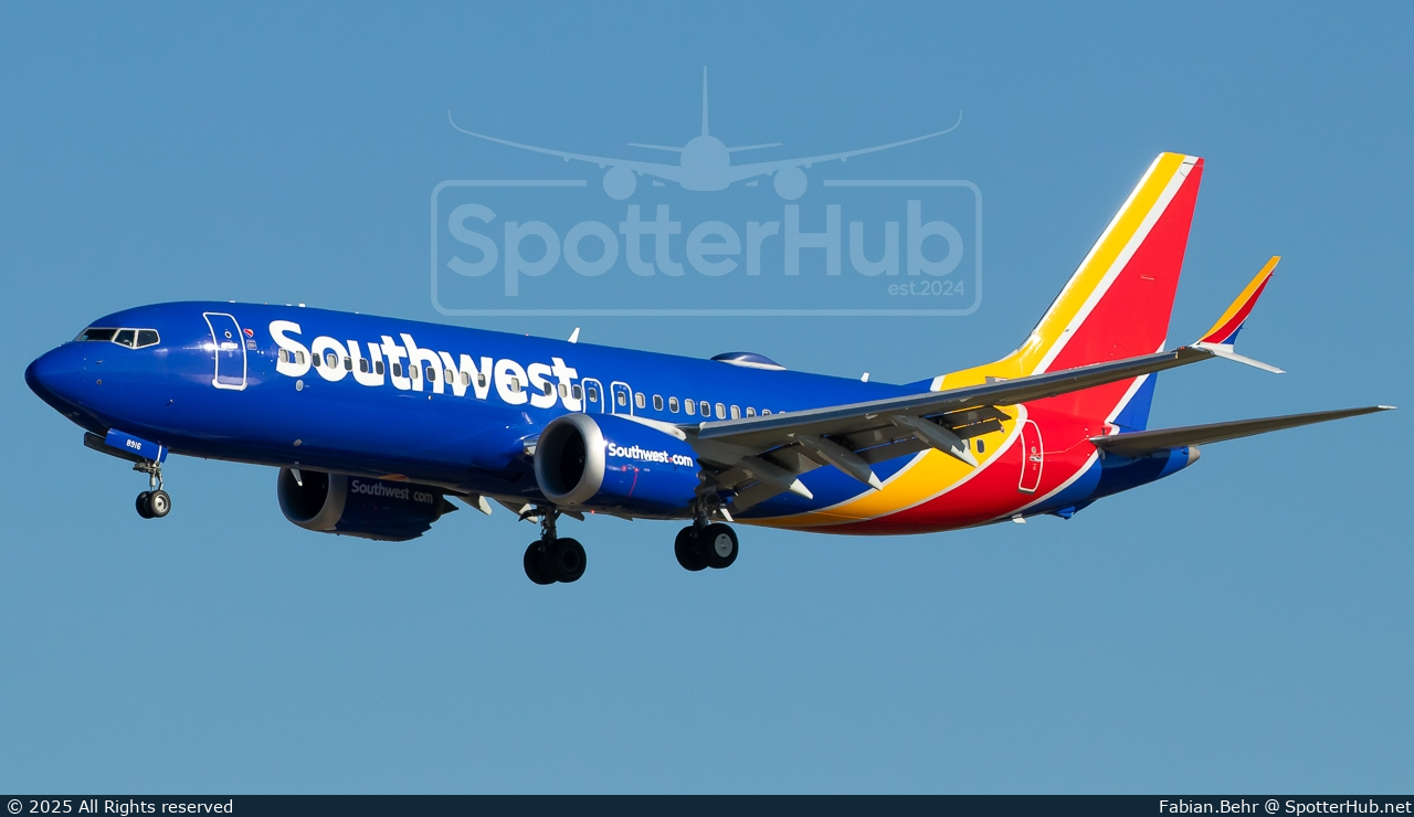 Photo of N8916Q - Boeing 737 MAX 8 operated by Southwest Airlines